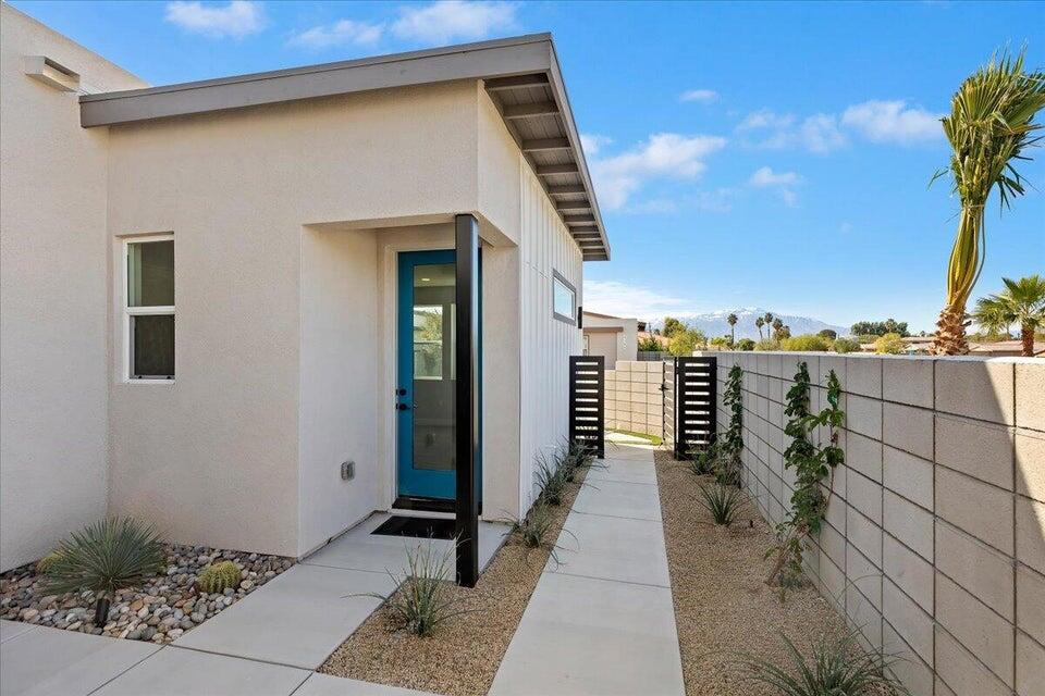 41796 Volare Court