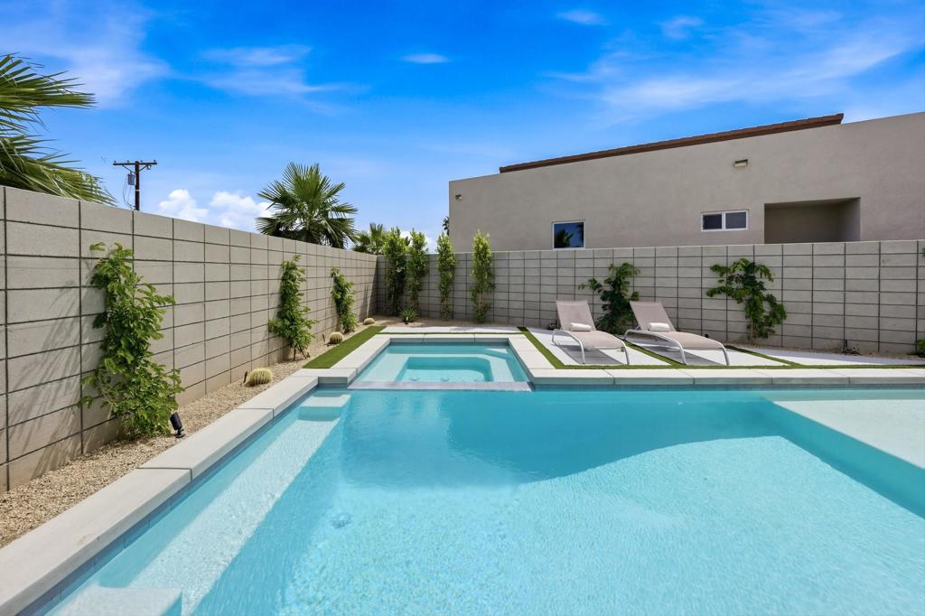 41868 Volare Court