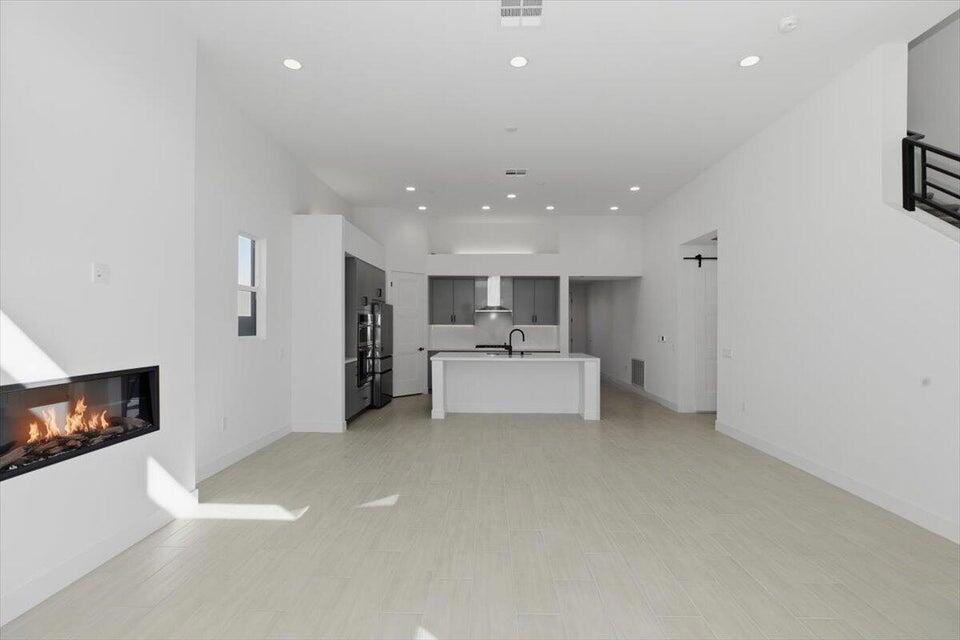 41879 Volare Court