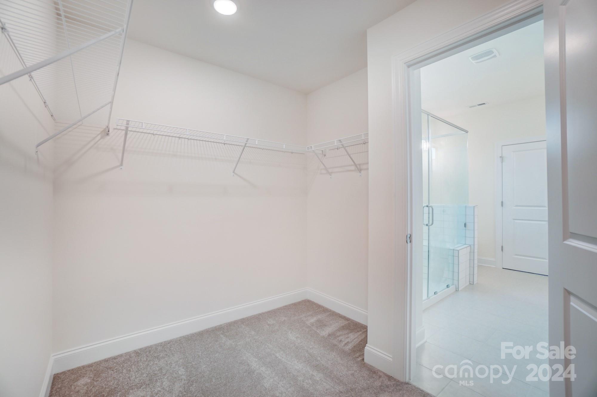 138 Summerhill Drive Unit: 14