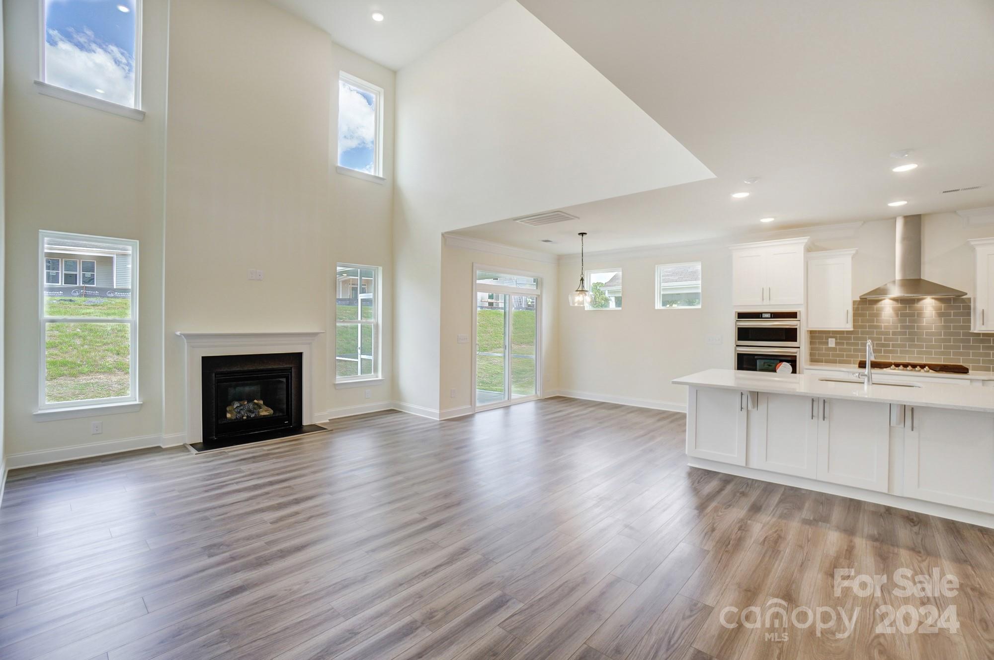 138 Summerhill Drive Unit: 14