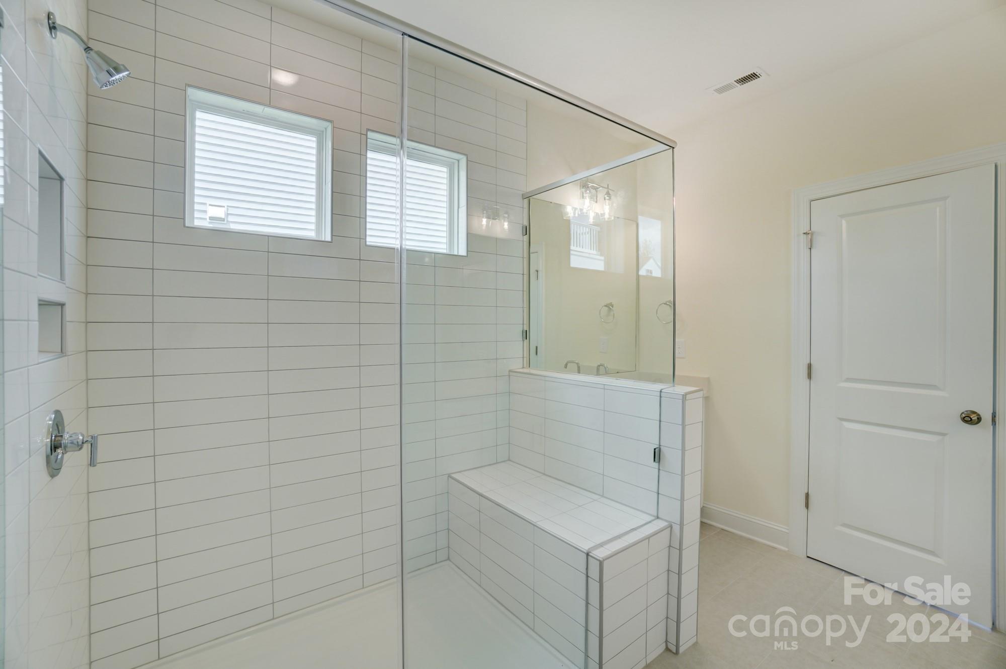 138 Summerhill Drive Unit: 14