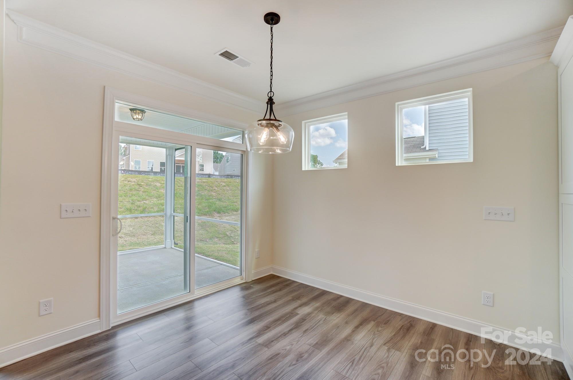 138 Summerhill Drive Unit: 14