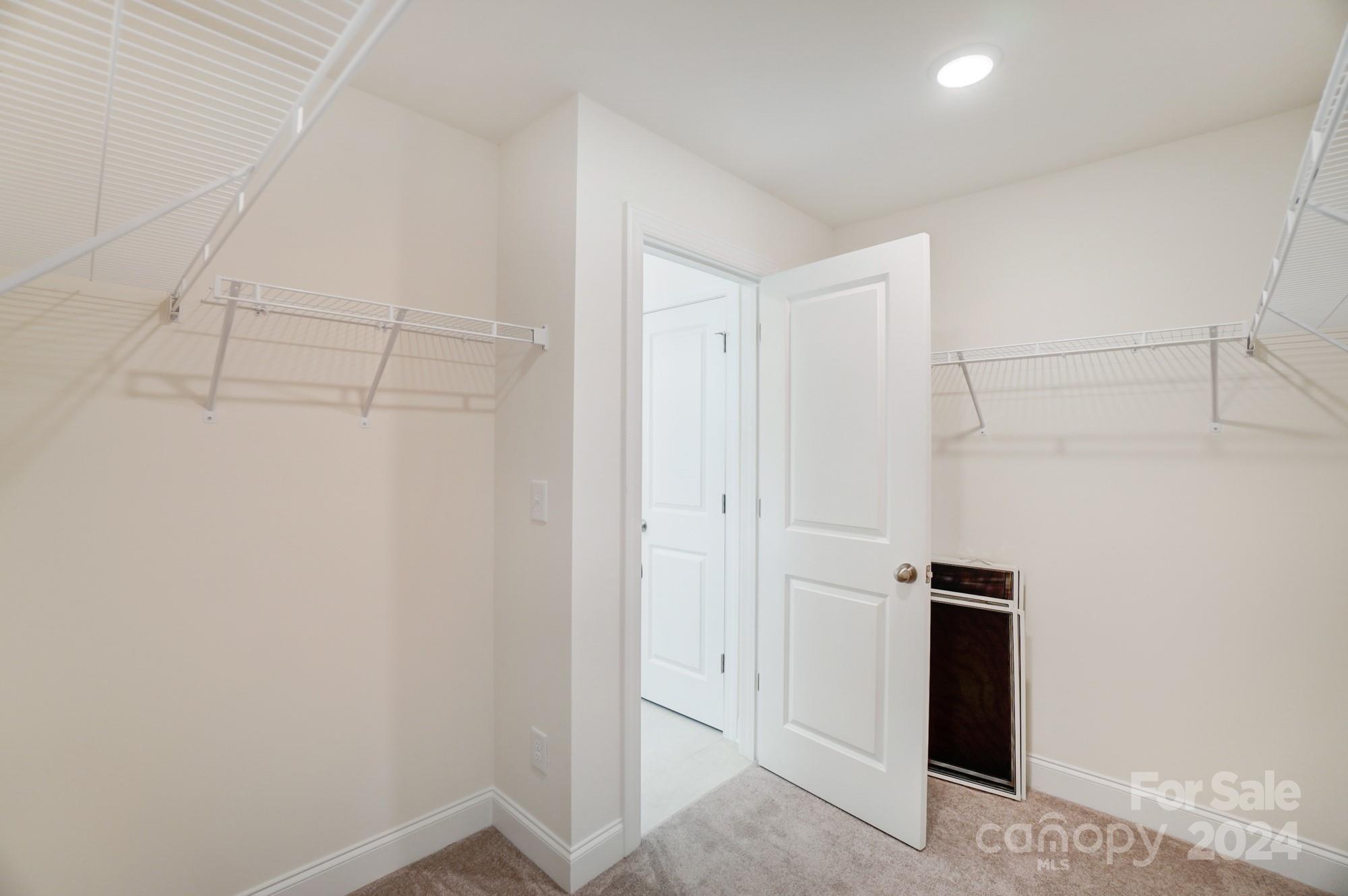138 Summerhill Drive Unit: 14