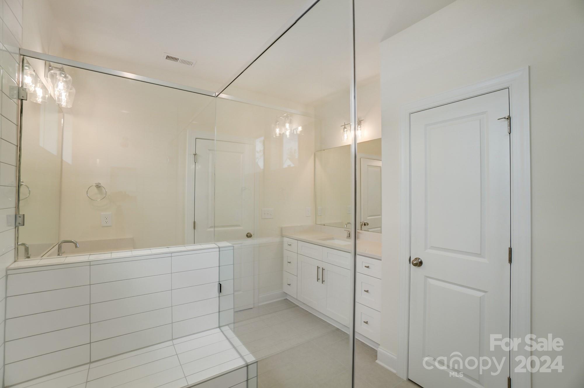 138 Summerhill Drive Unit: 14