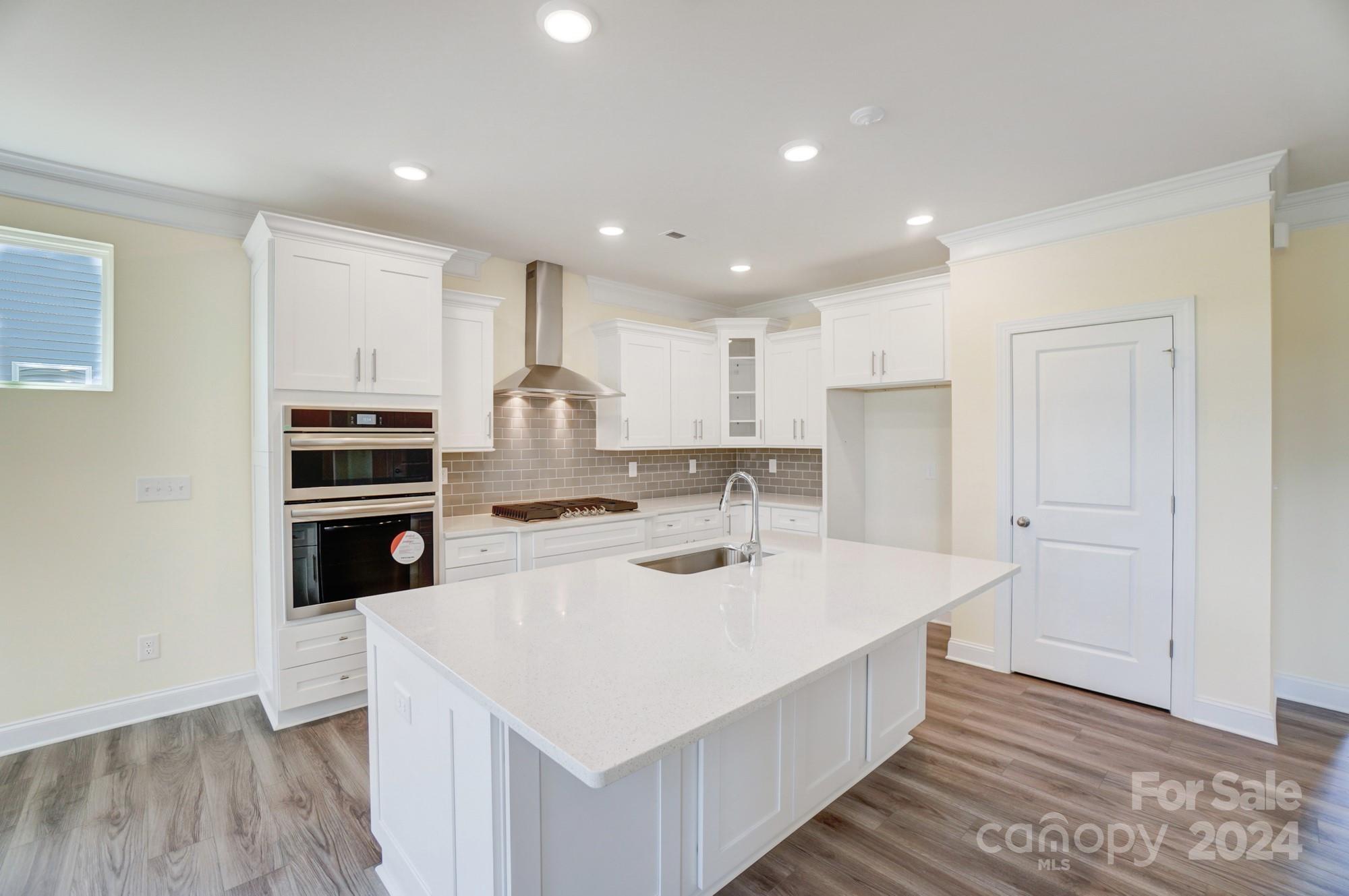 138 Summerhill Drive Unit: 14