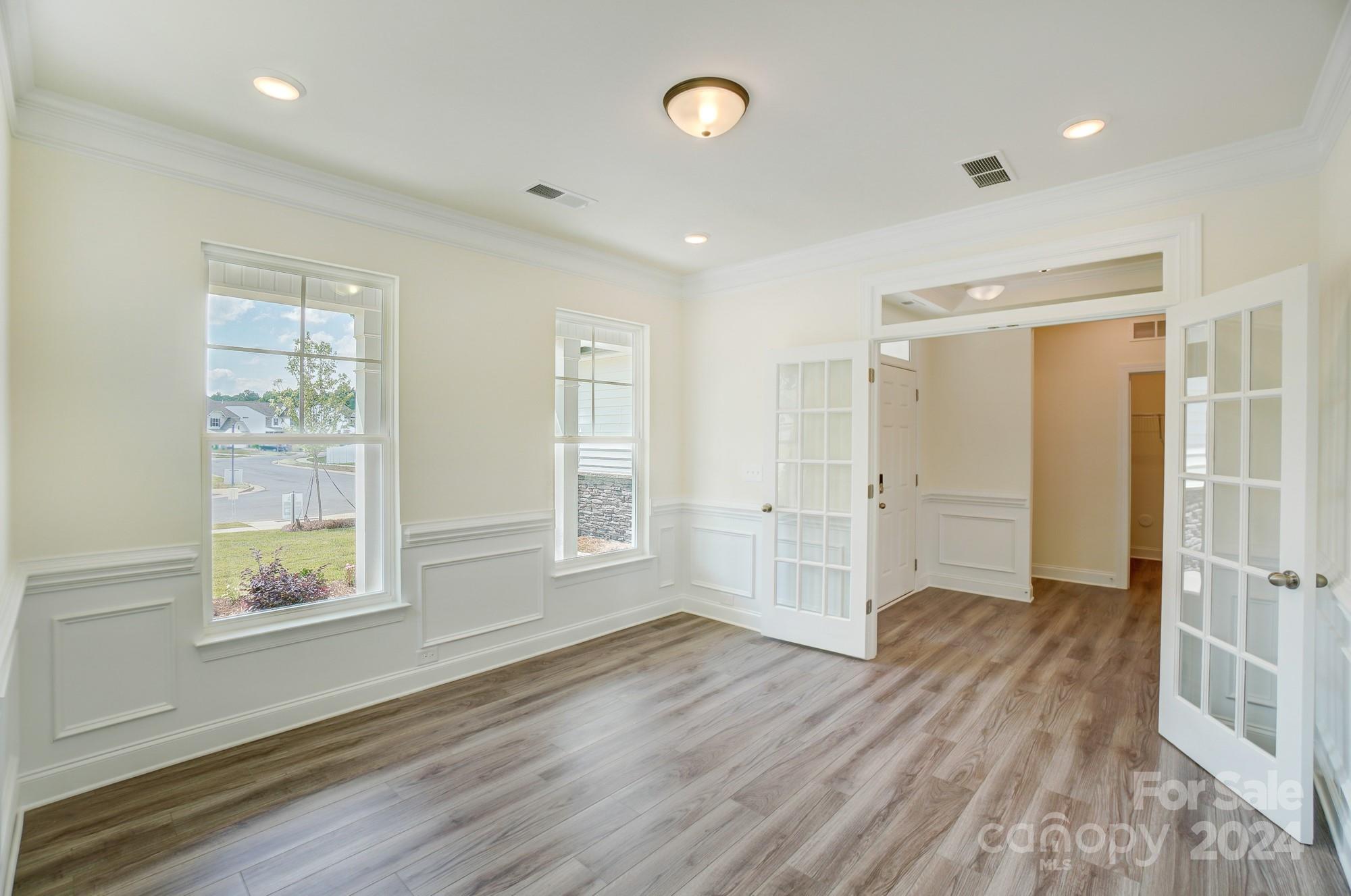 138 Summerhill Drive Unit: 14