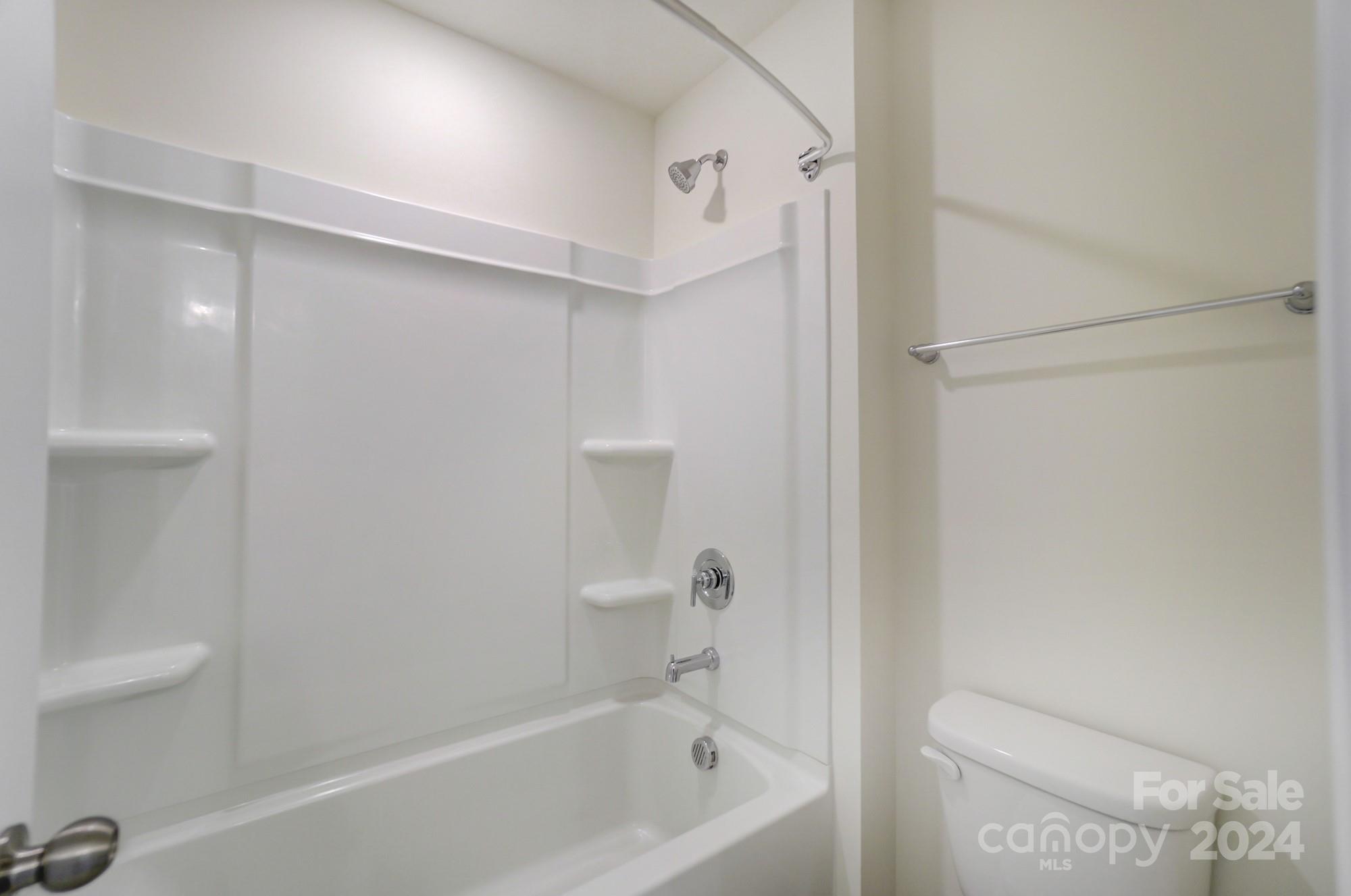 138 Summerhill Drive Unit: 14