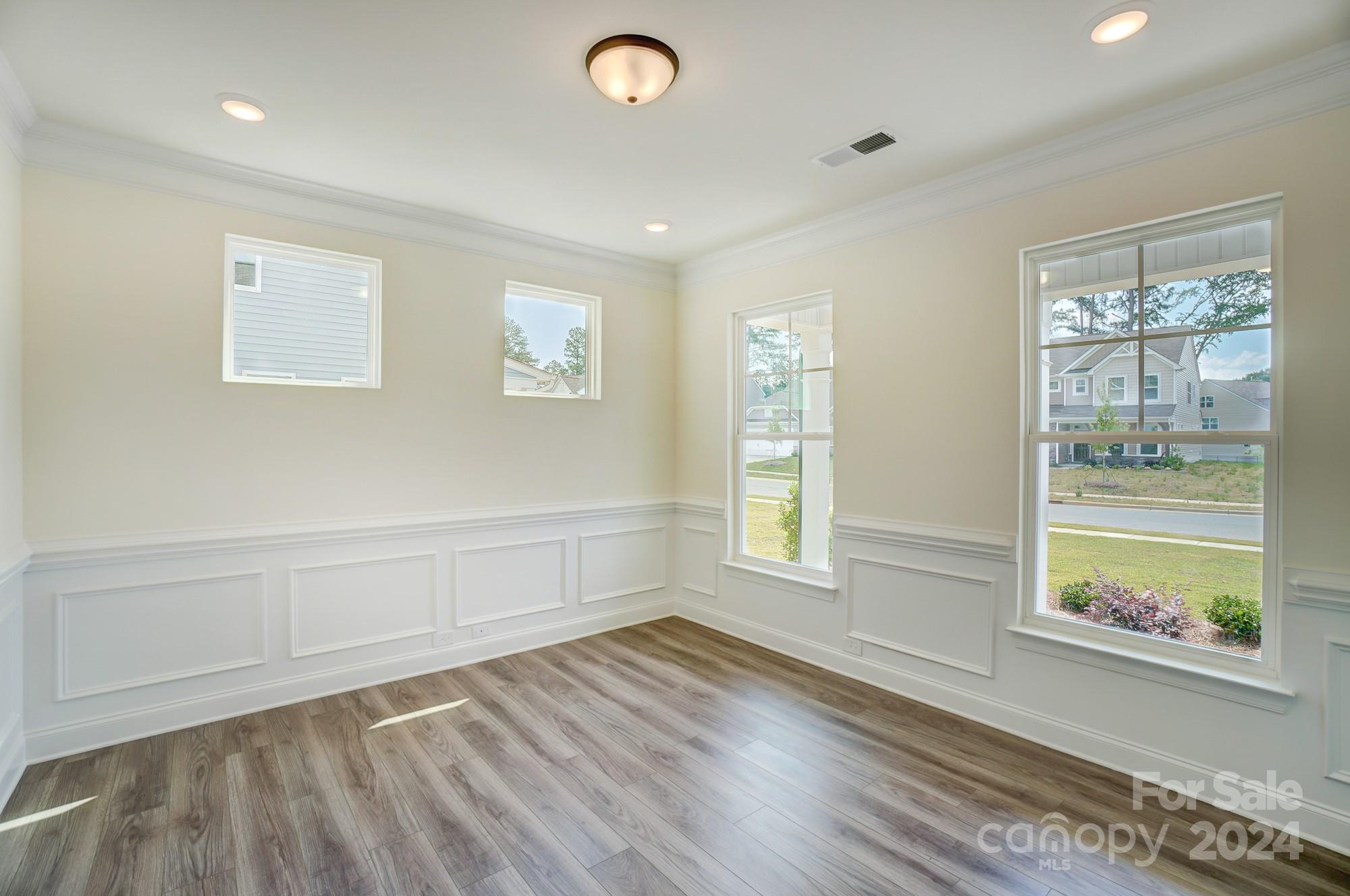 138 Summerhill Drive Unit: 14