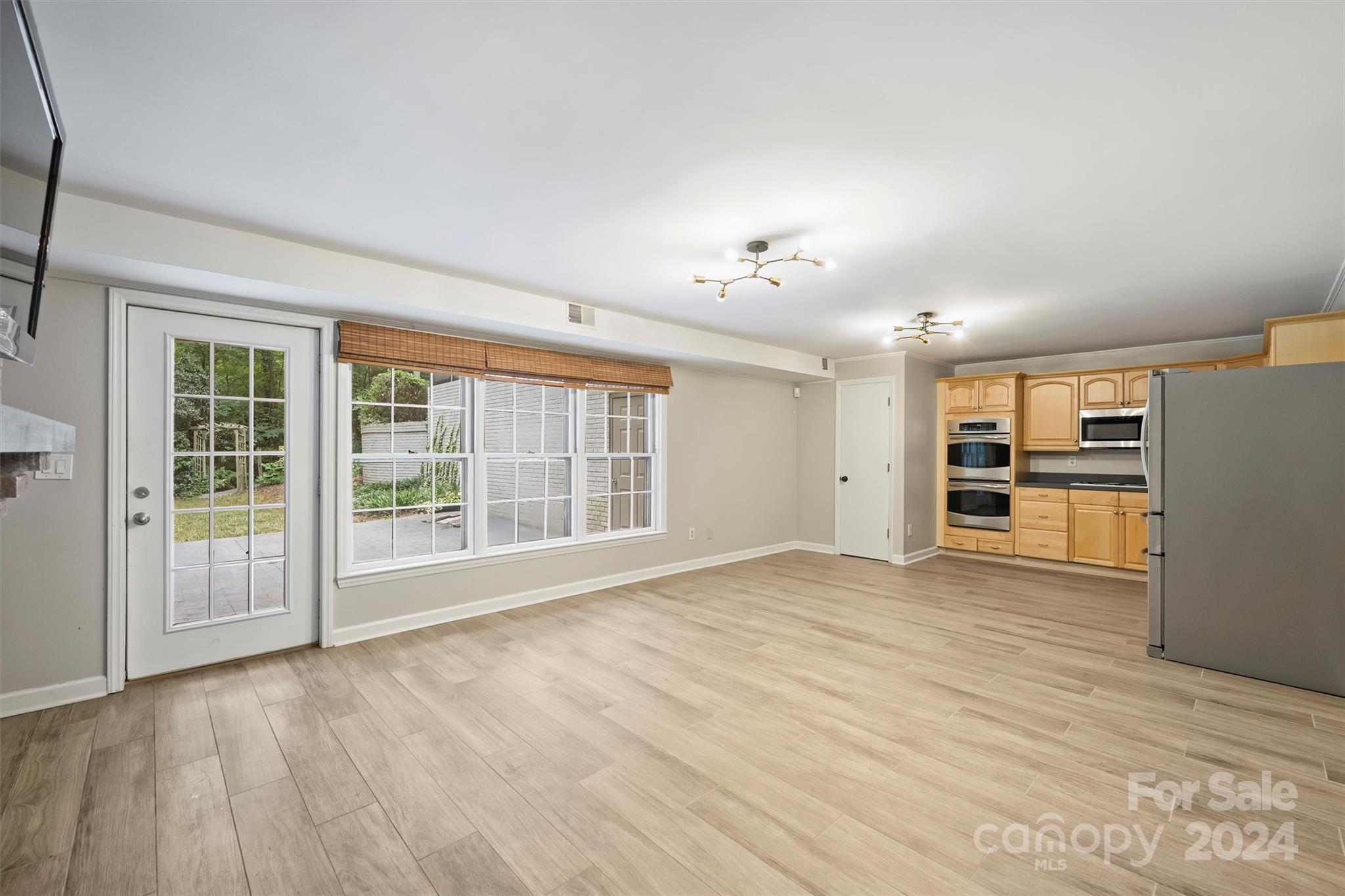 207 Crescent Drive