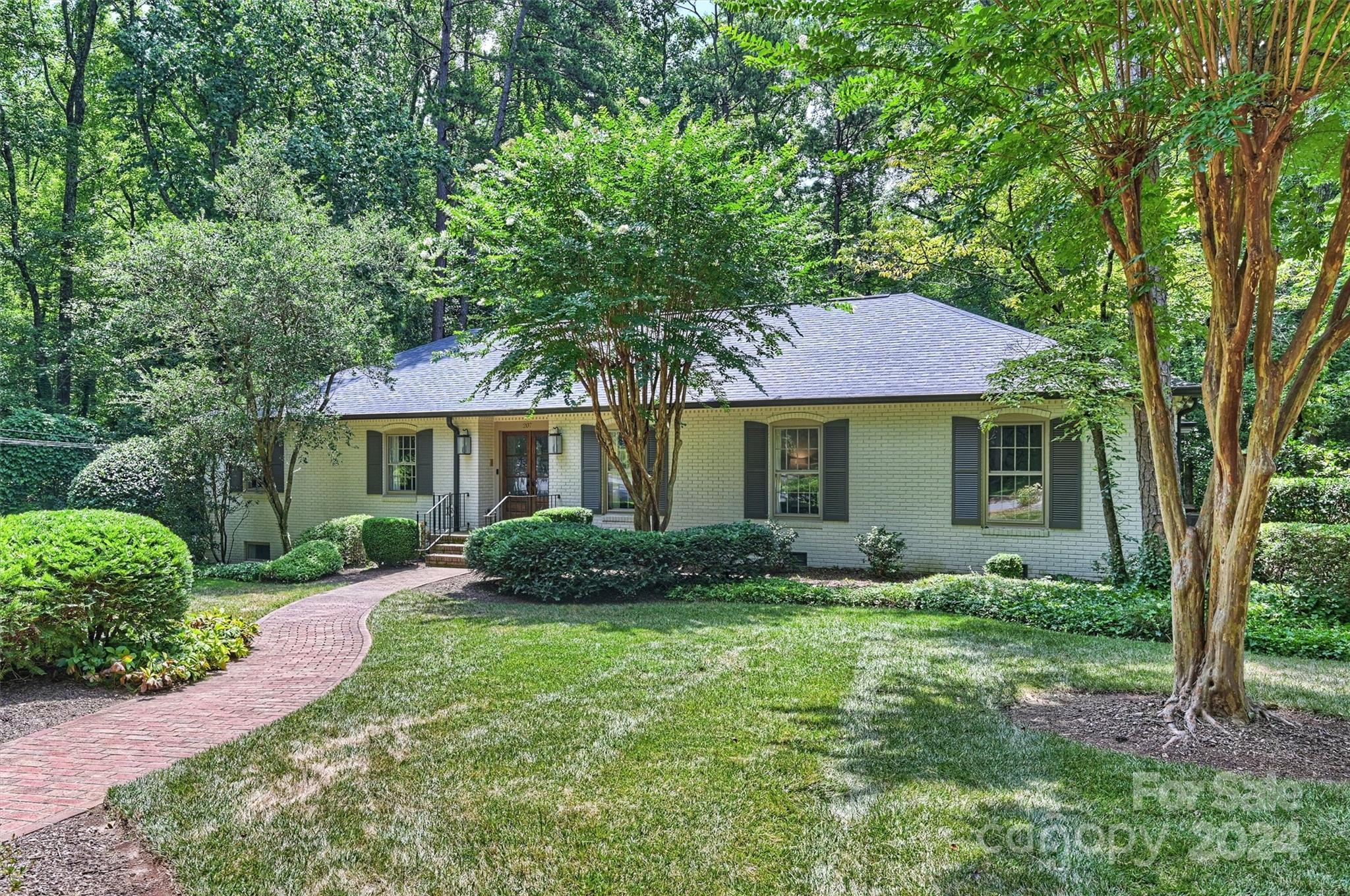 207 Crescent Drive