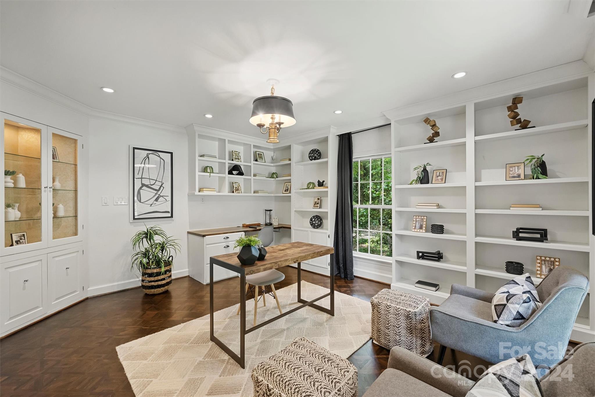 207 Crescent Drive