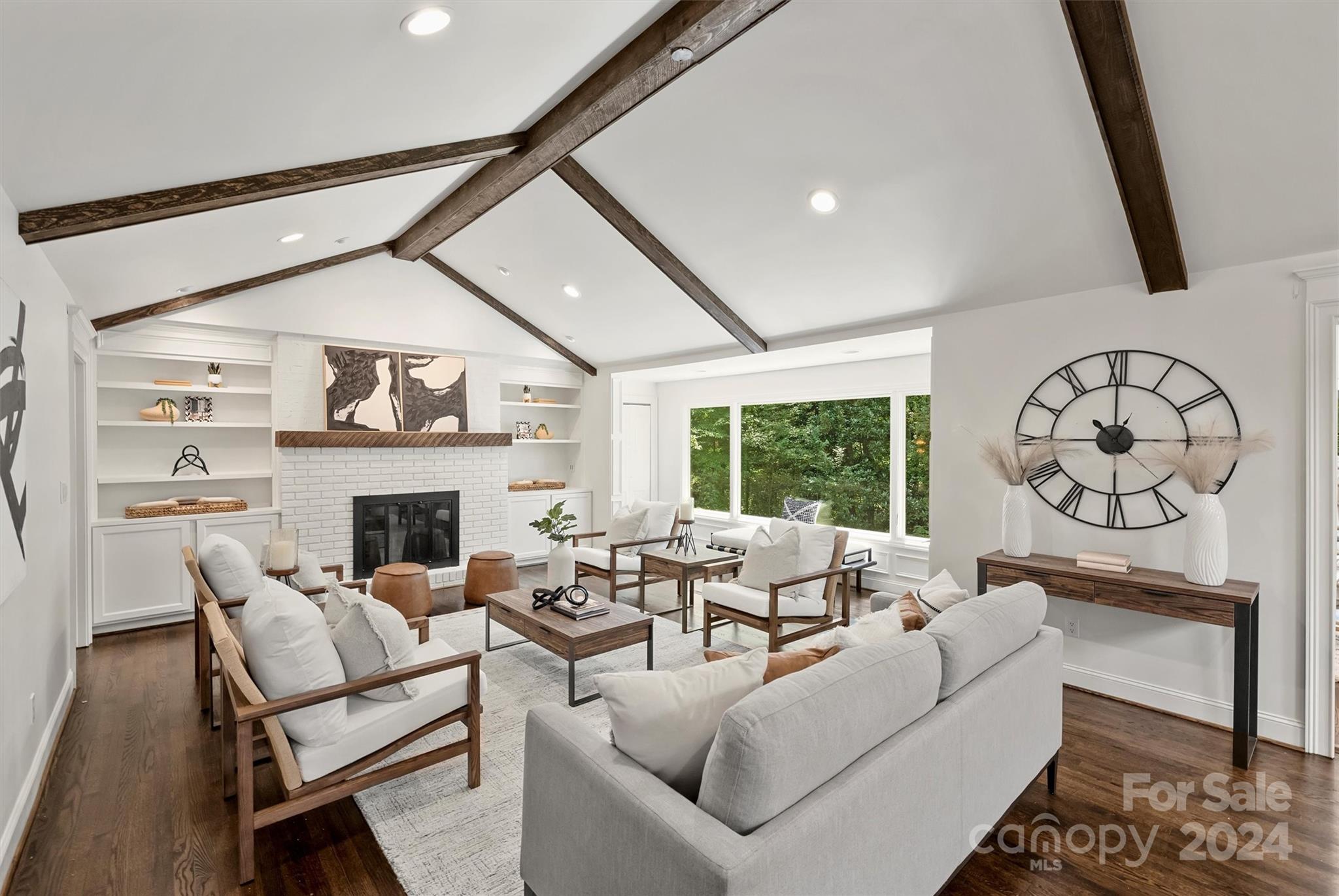 207 Crescent Drive
