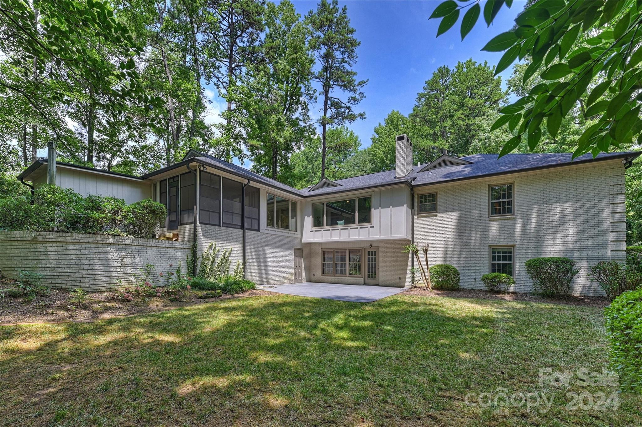 207 Crescent Drive