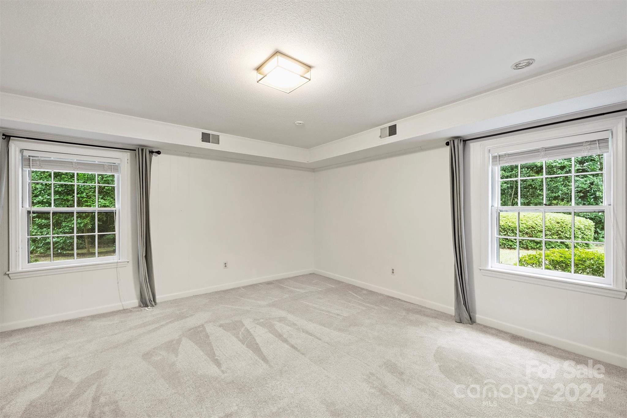207 Crescent Drive