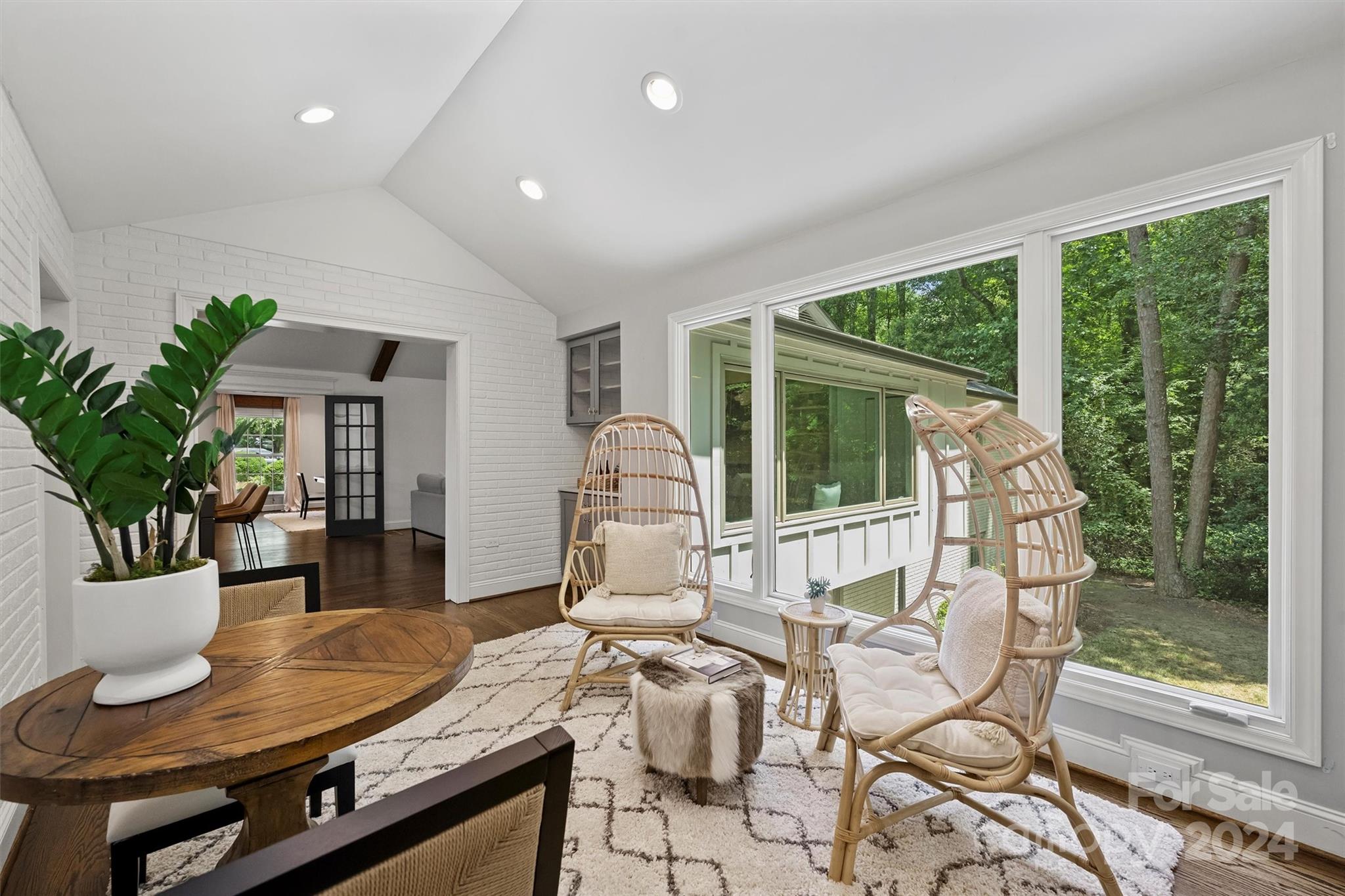 207 Crescent Drive
