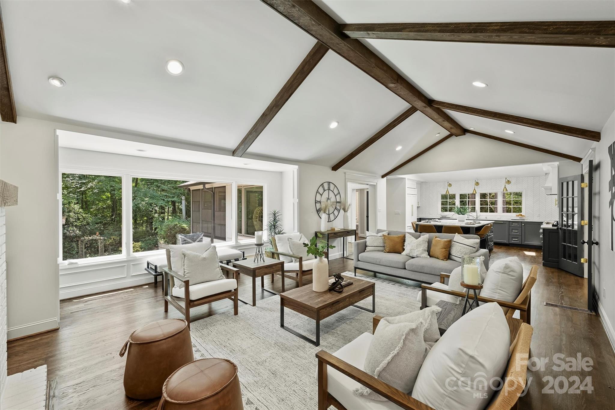 207 Crescent Drive