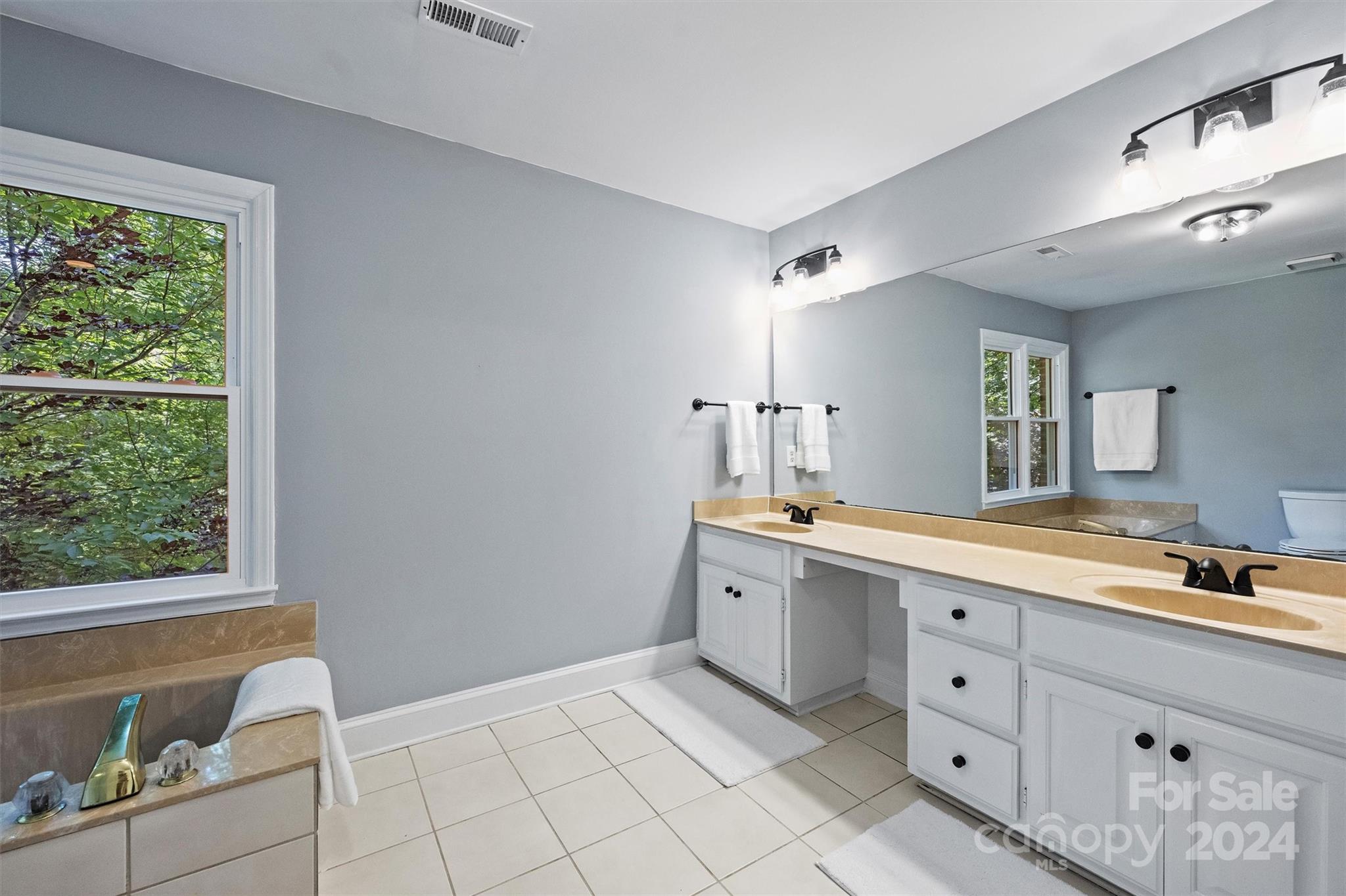 12032 Shady Oak Court