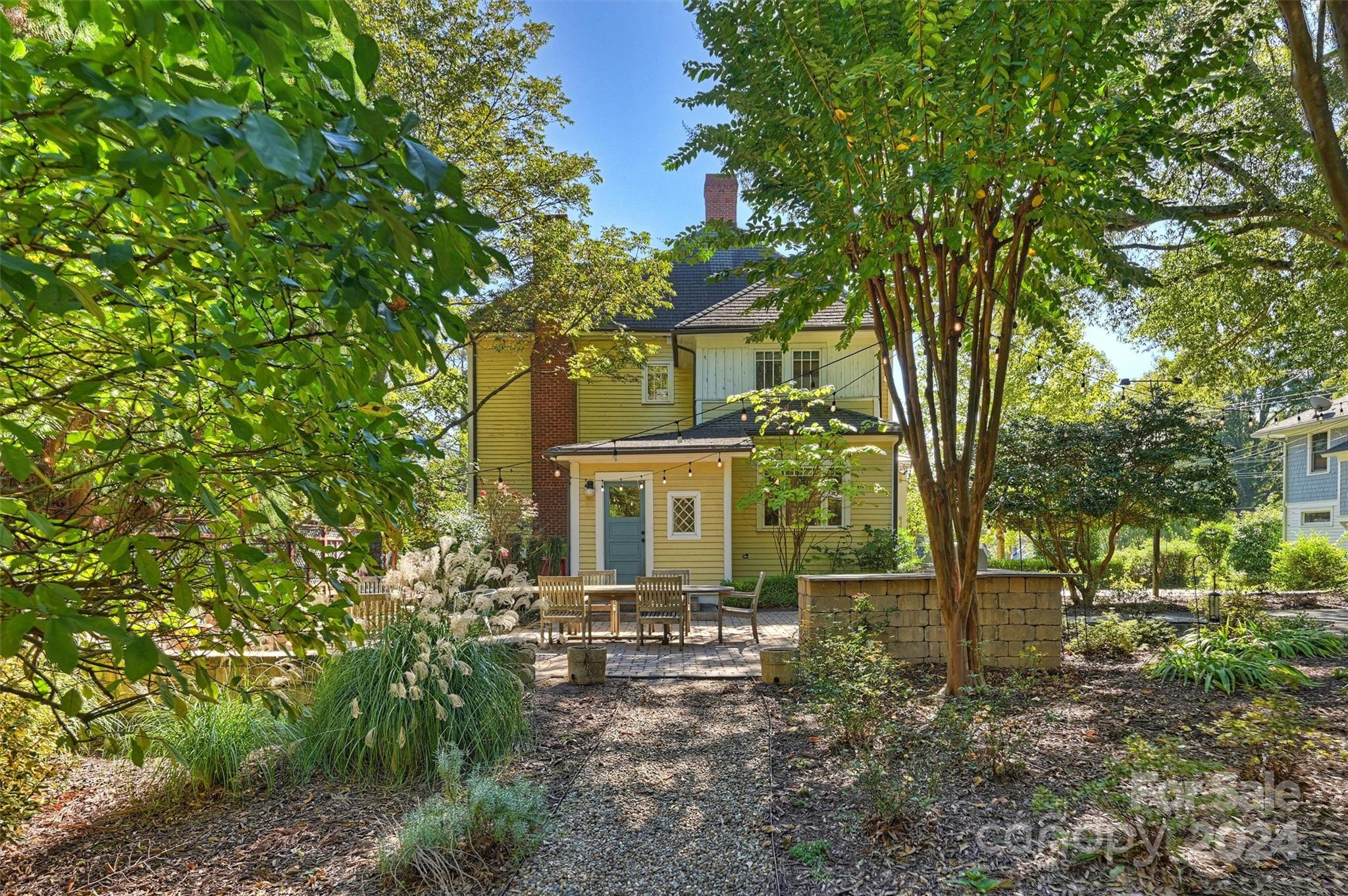 559 N Main Street