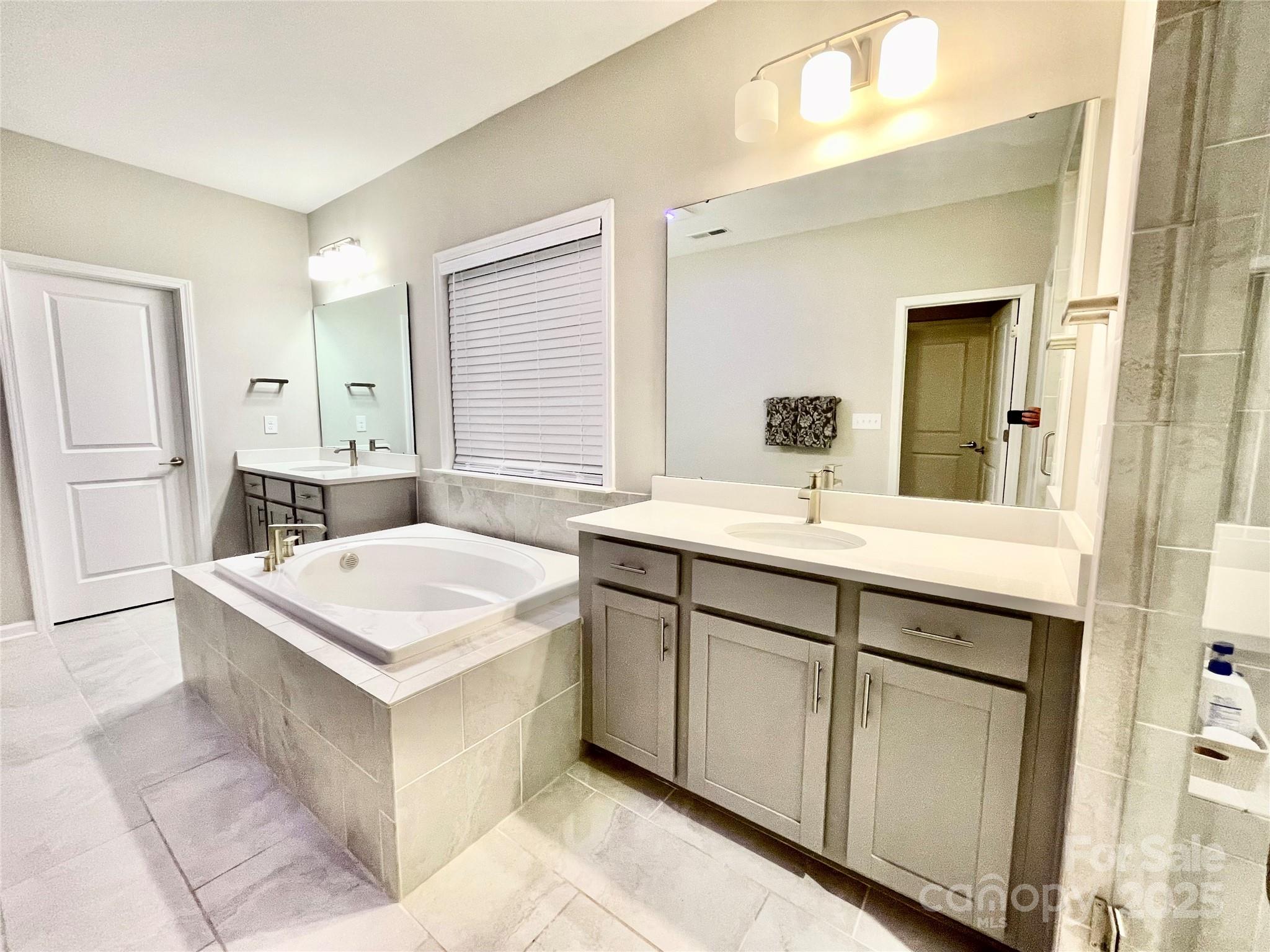 278 W Waterlynn Road