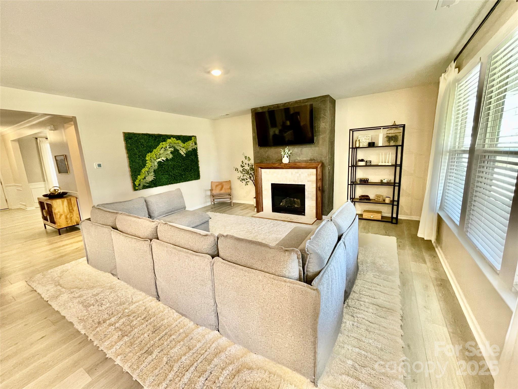 278 W Waterlynn Road