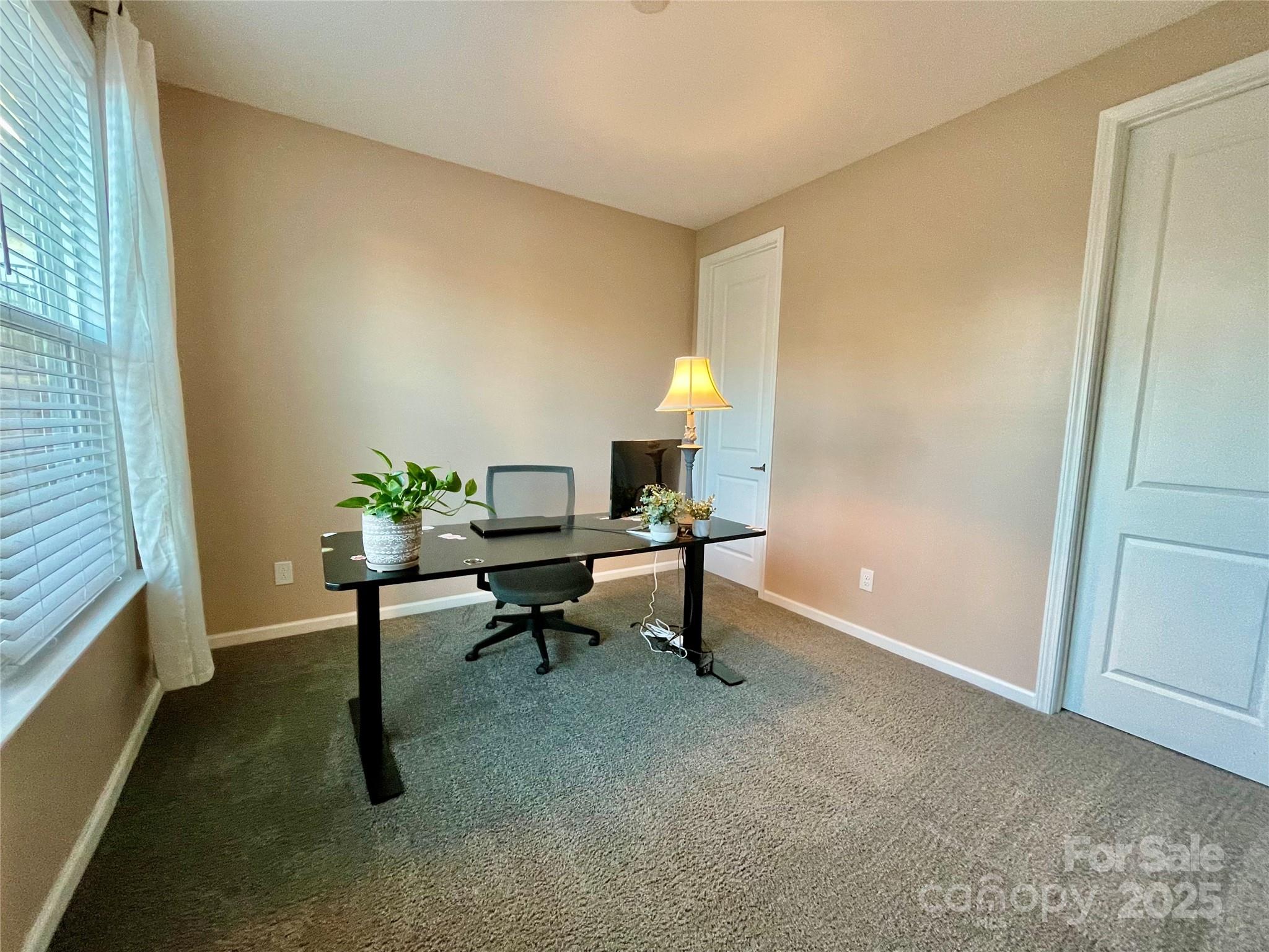 278 W Waterlynn Road