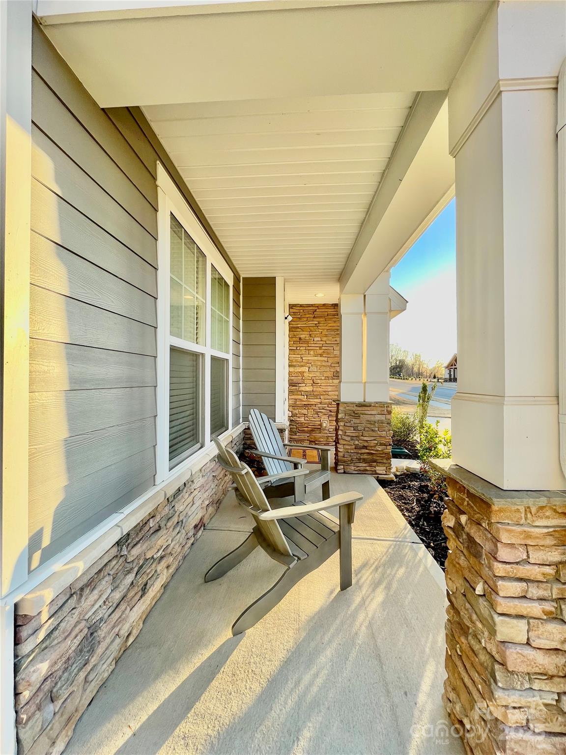 278 W Waterlynn Road