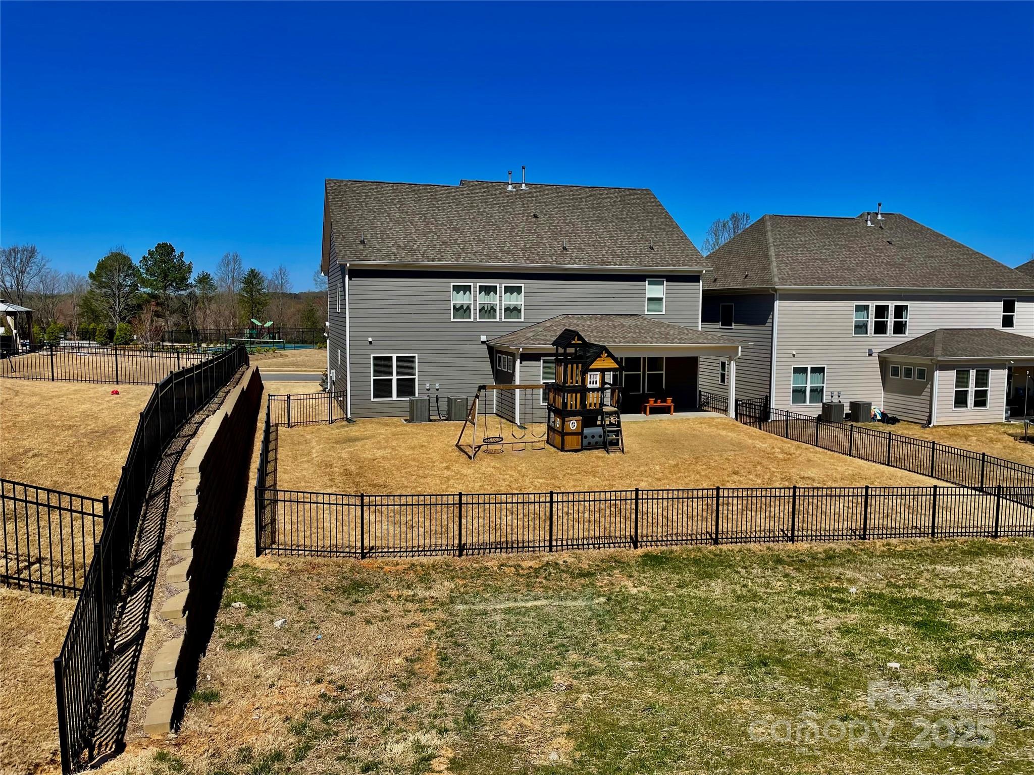 278 W Waterlynn Road