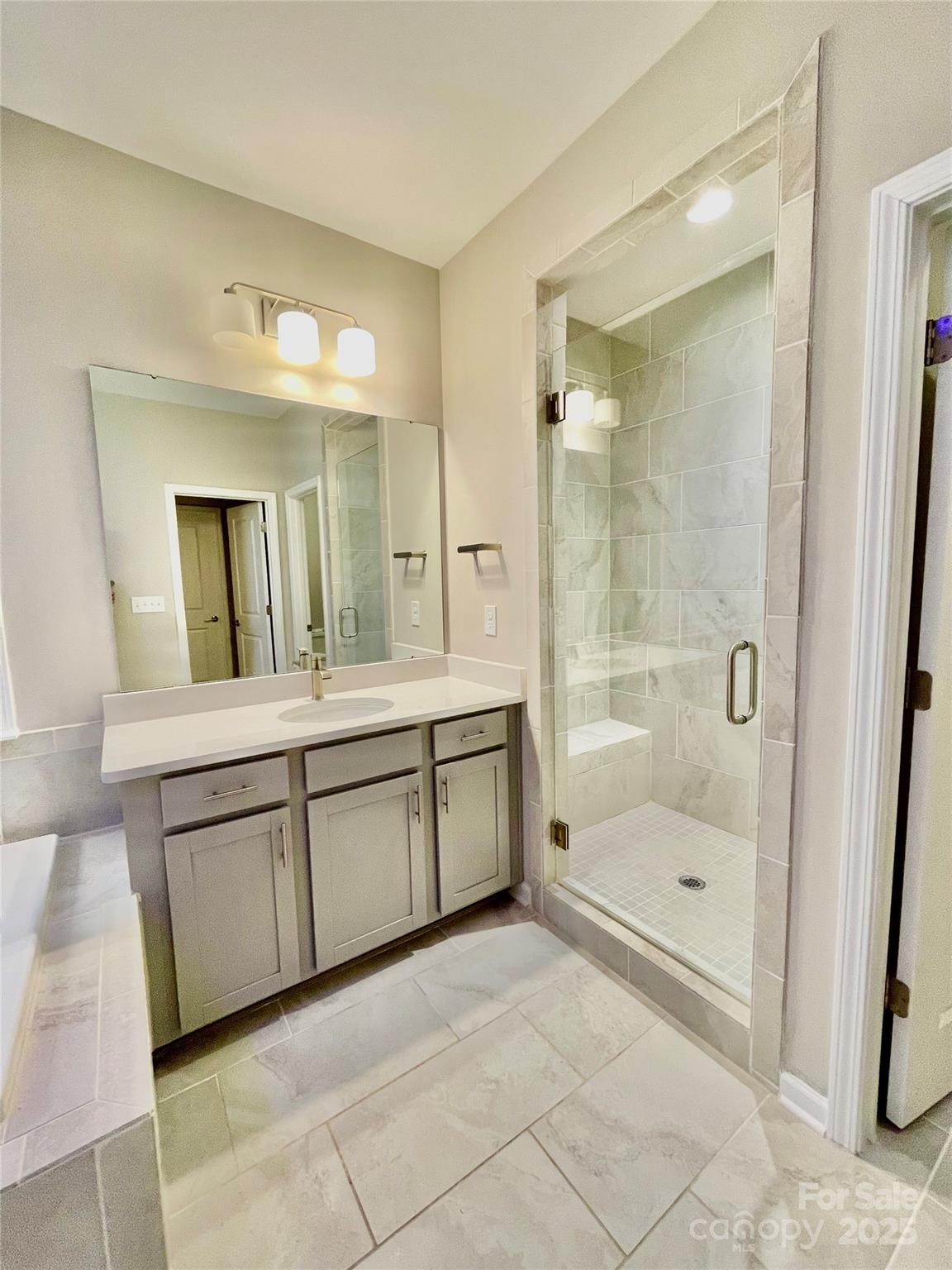 278 W Waterlynn Road