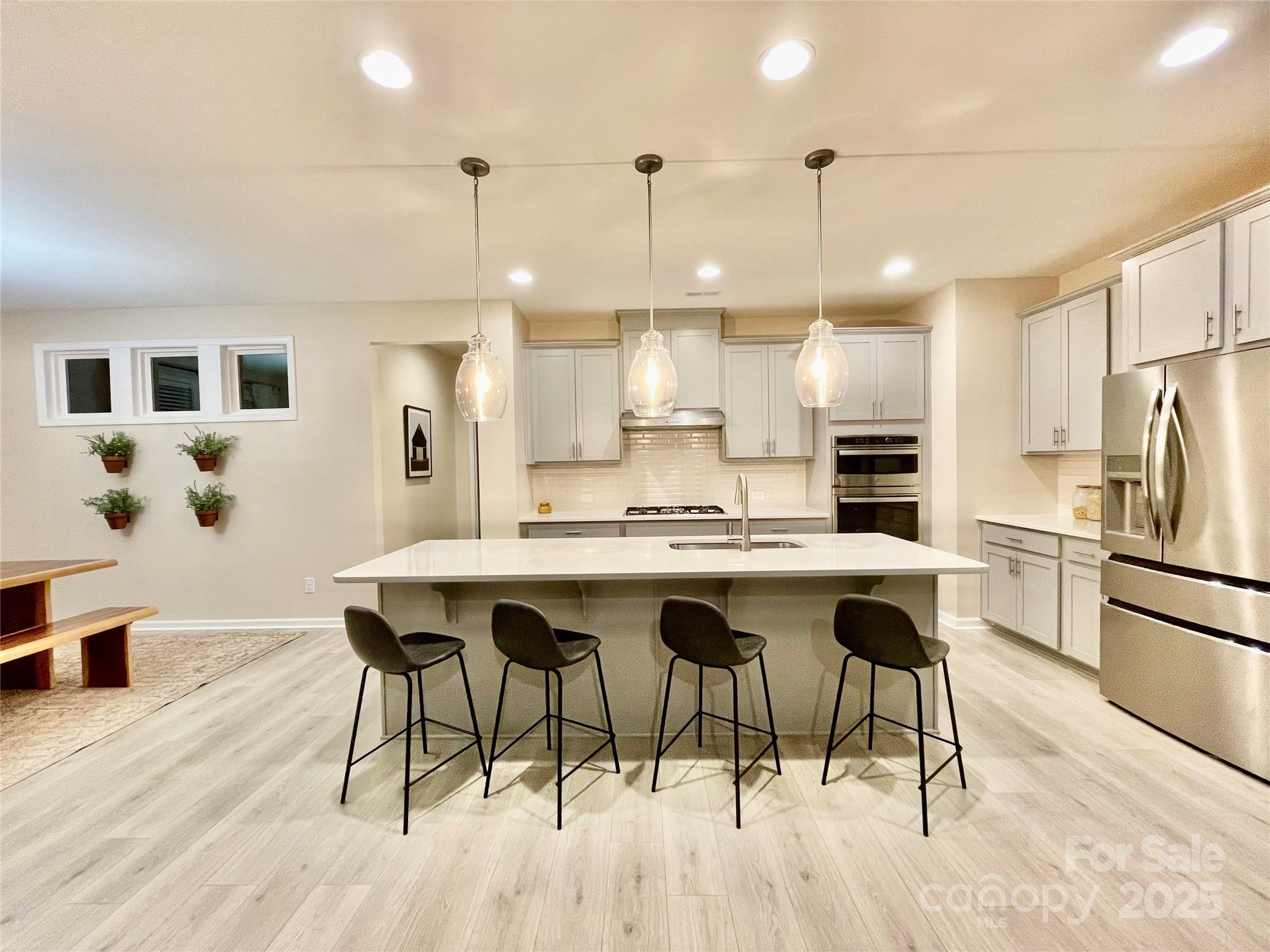 278 W Waterlynn Road