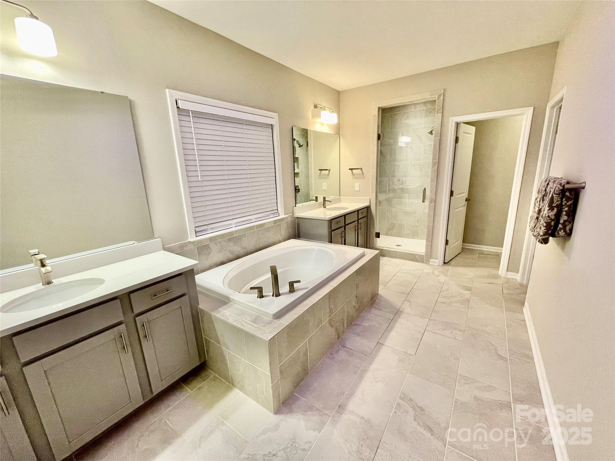 278 W Waterlynn Road