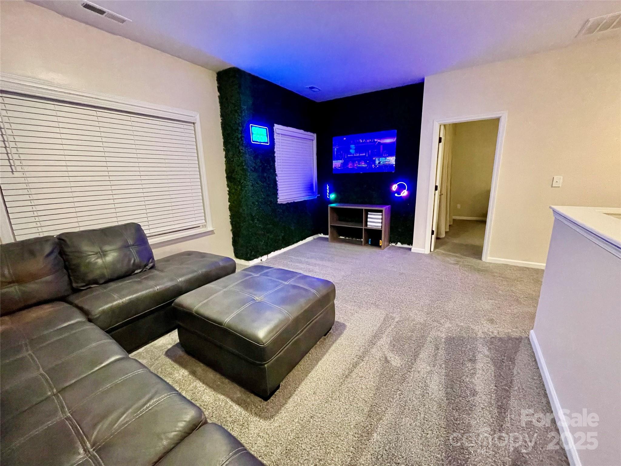 278 W Waterlynn Road
