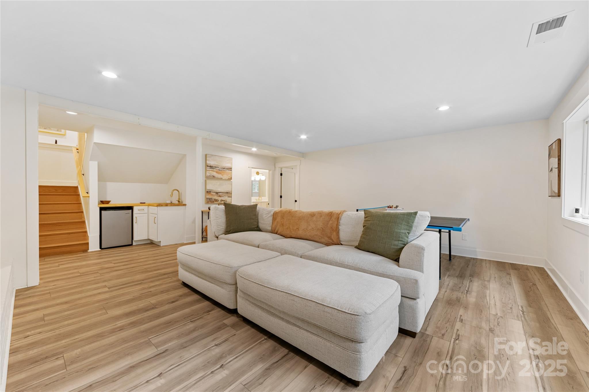 103 Hillside Drive