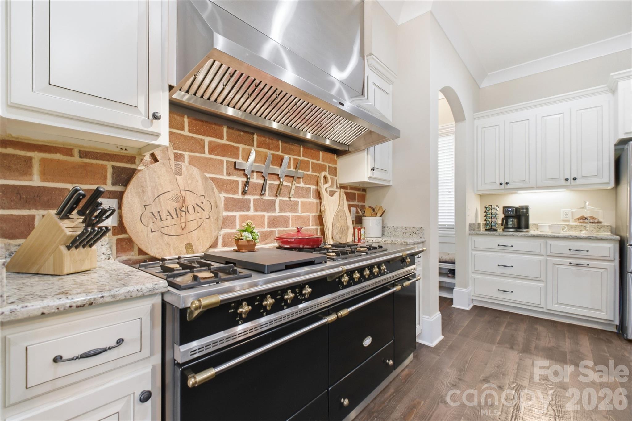 425 Bridlepath Trail