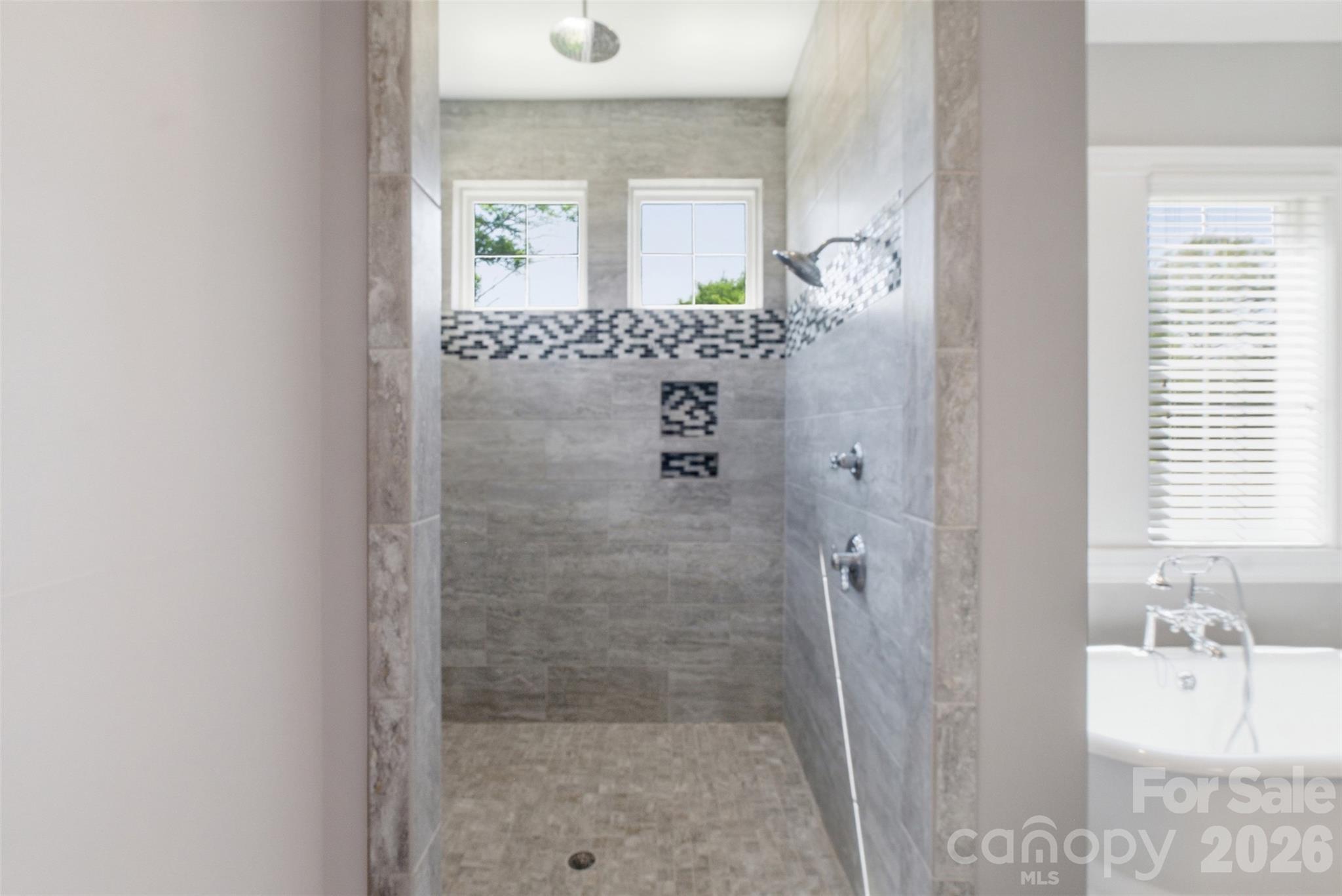 425 Bridlepath Trail