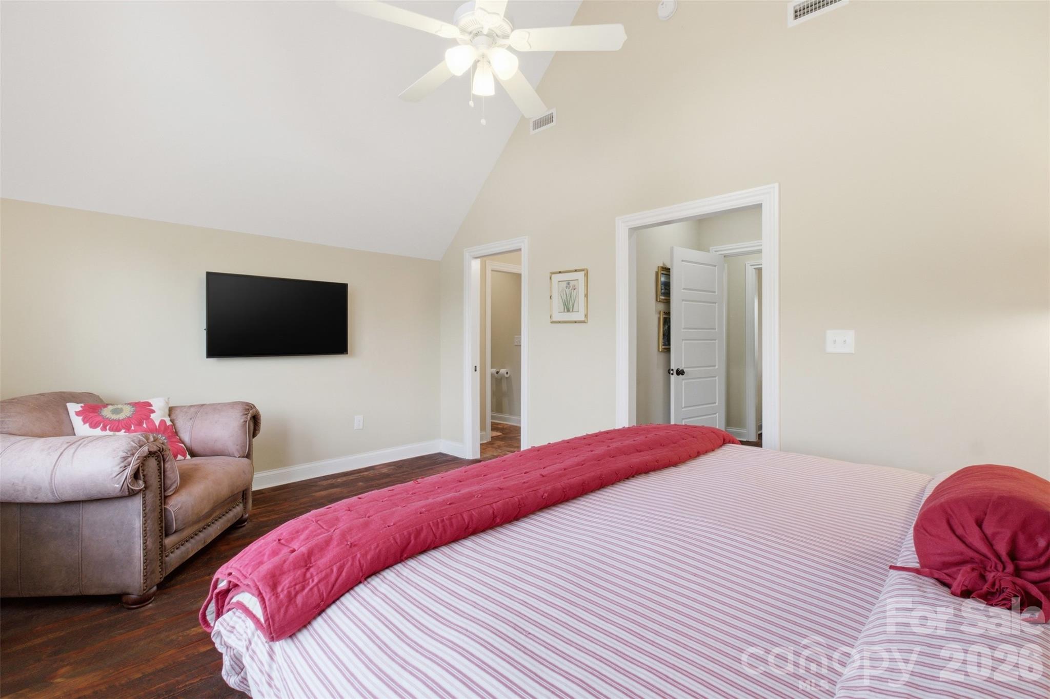 425 Bridlepath Trail