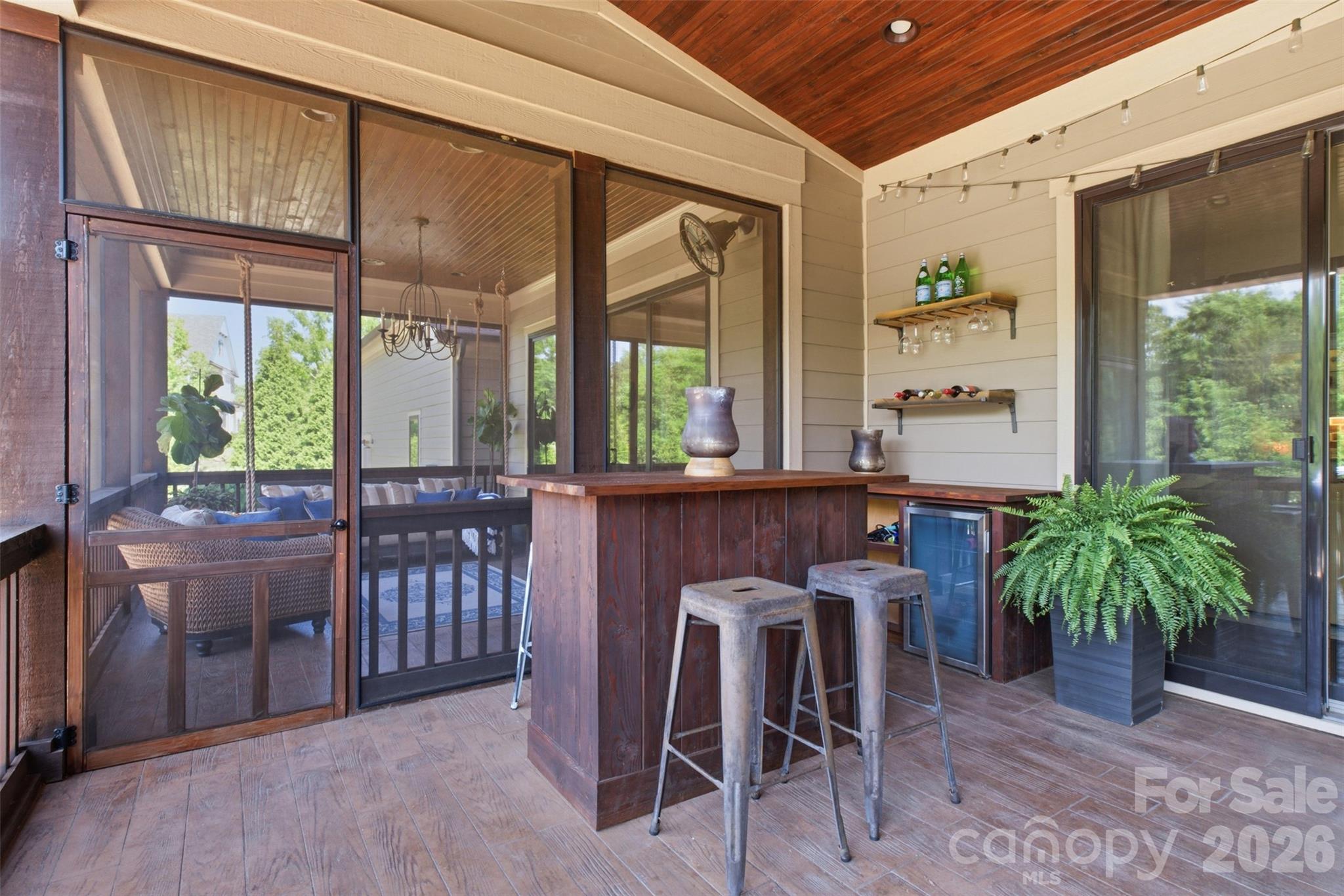 425 Bridlepath Trail