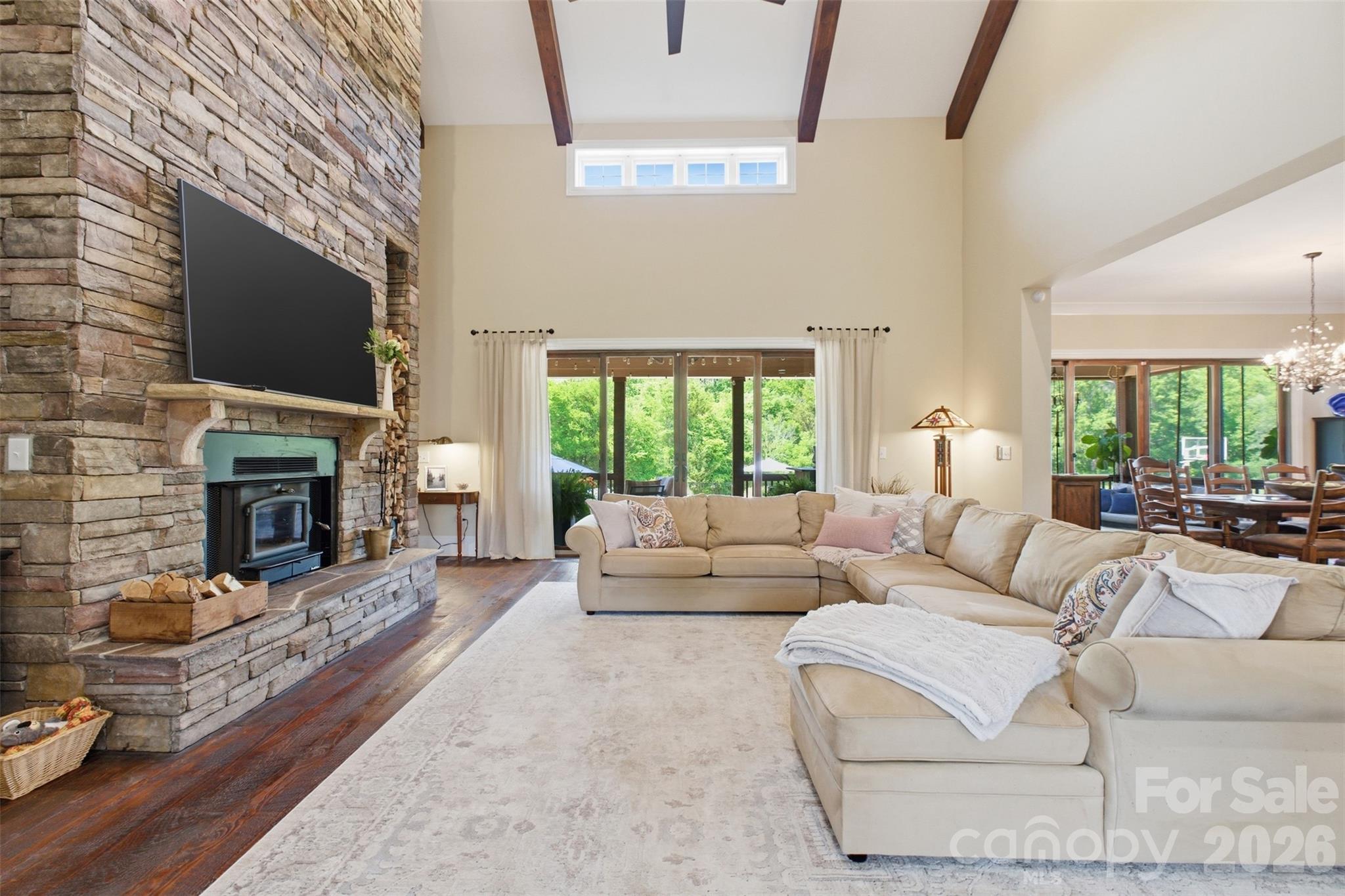 425 Bridlepath Trail