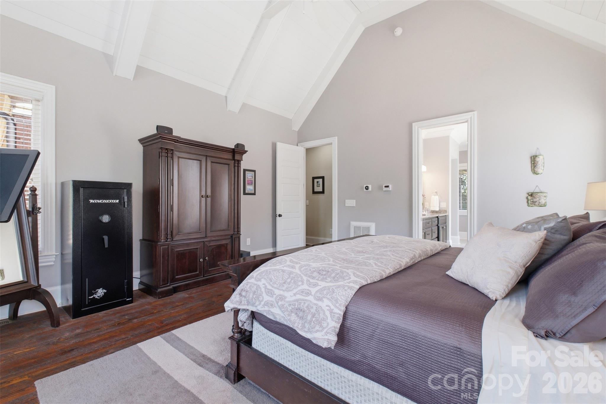 425 Bridlepath Trail