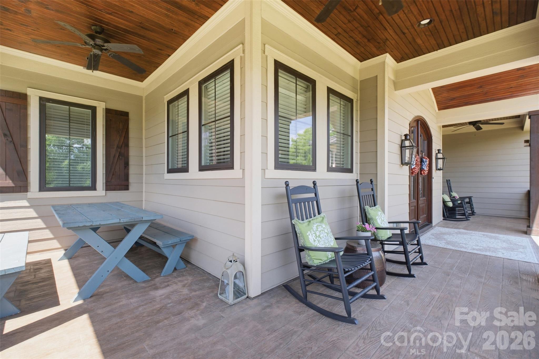 425 Bridlepath Trail