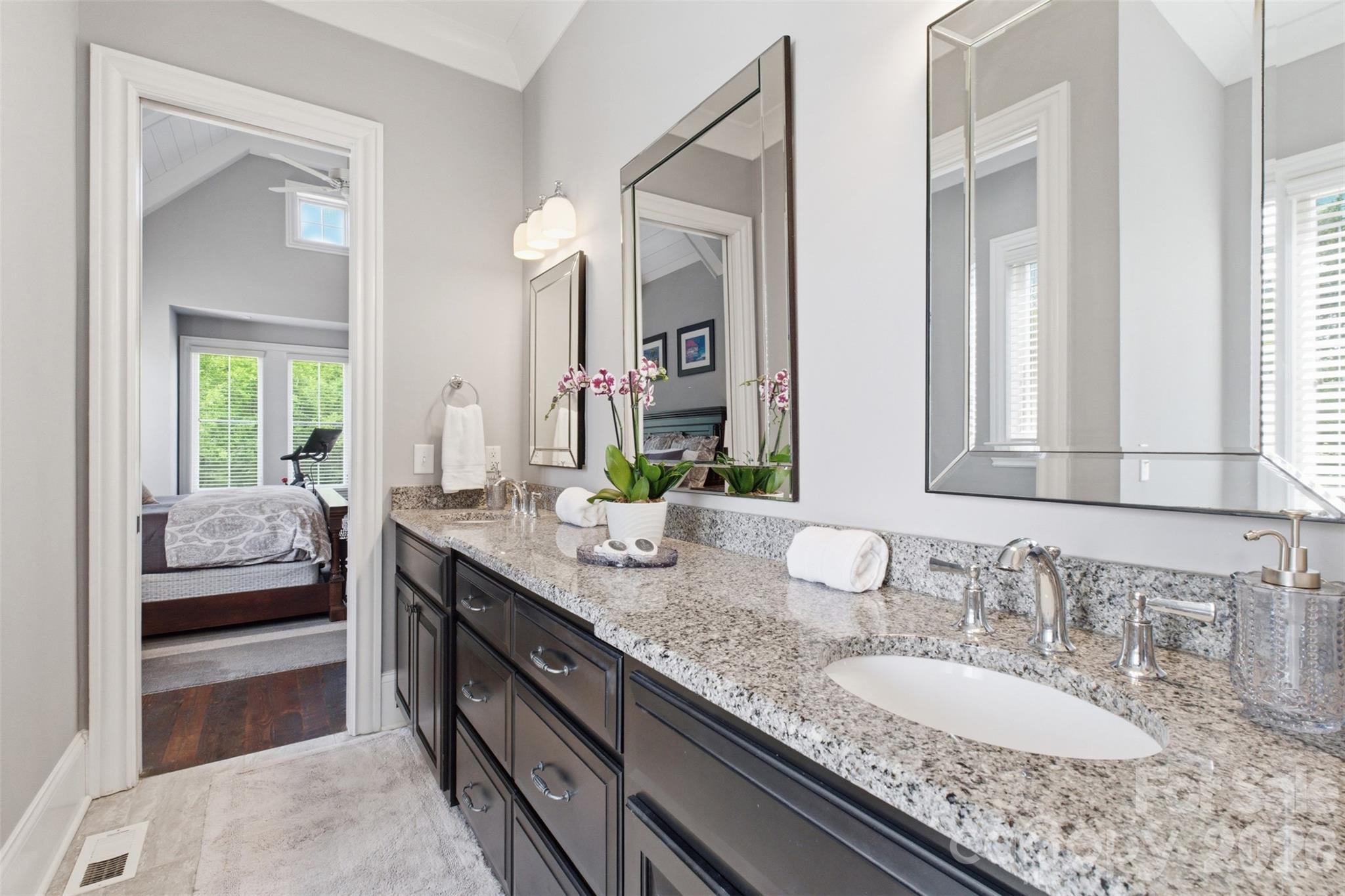 425 Bridlepath Trail