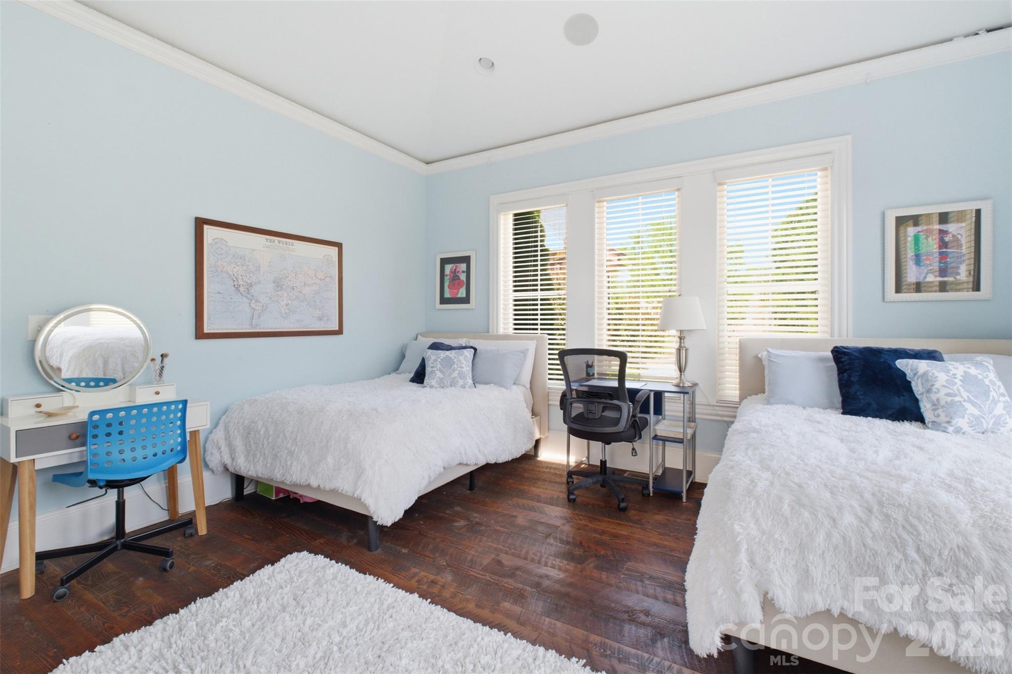 425 Bridlepath Trail