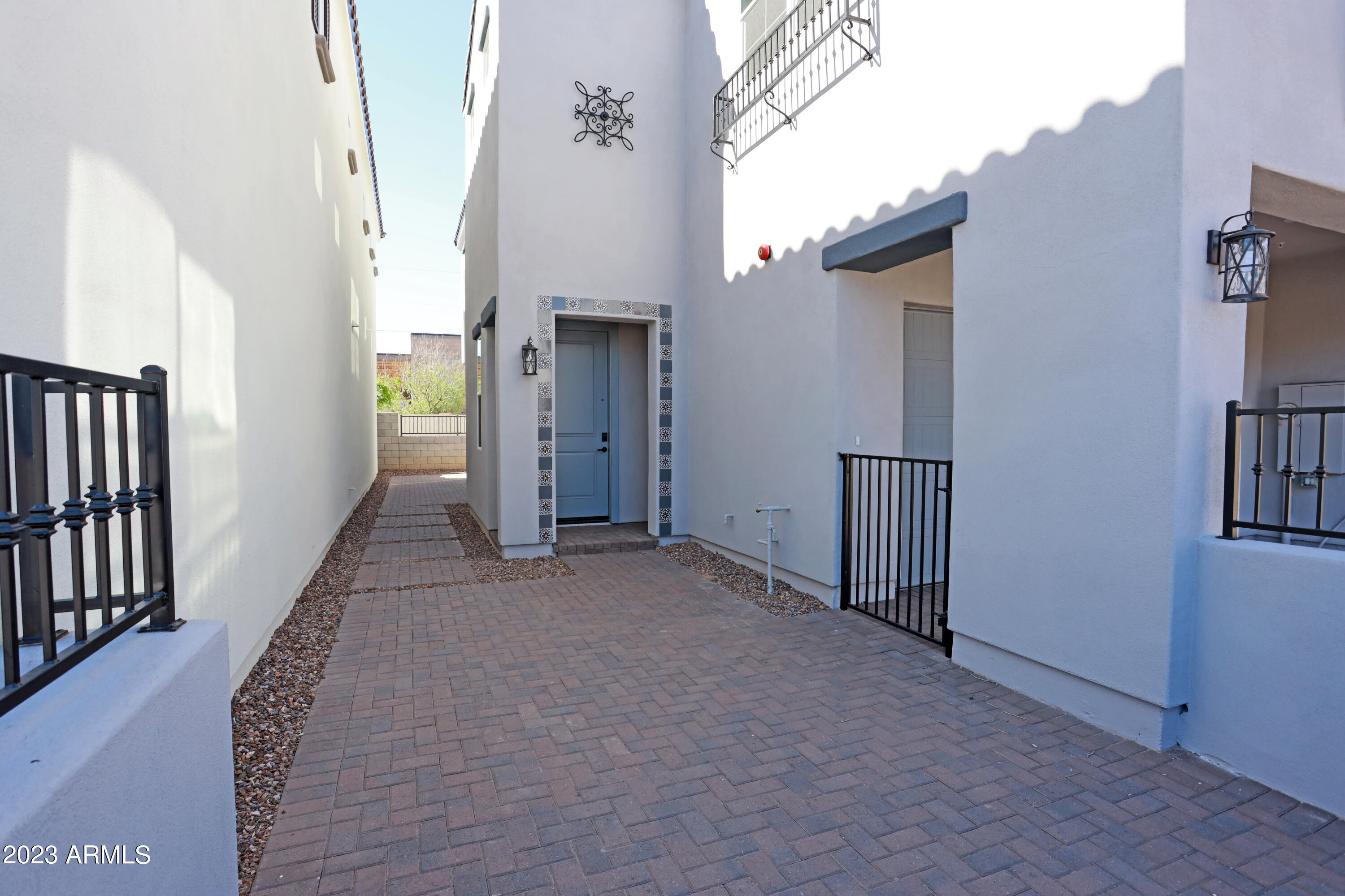 2445 E LARK Street