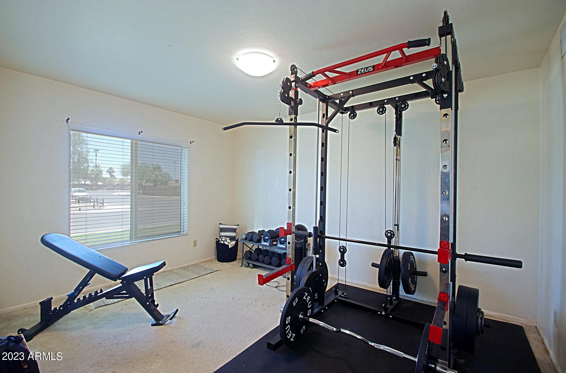 2216 W LOS ARBOLES Place