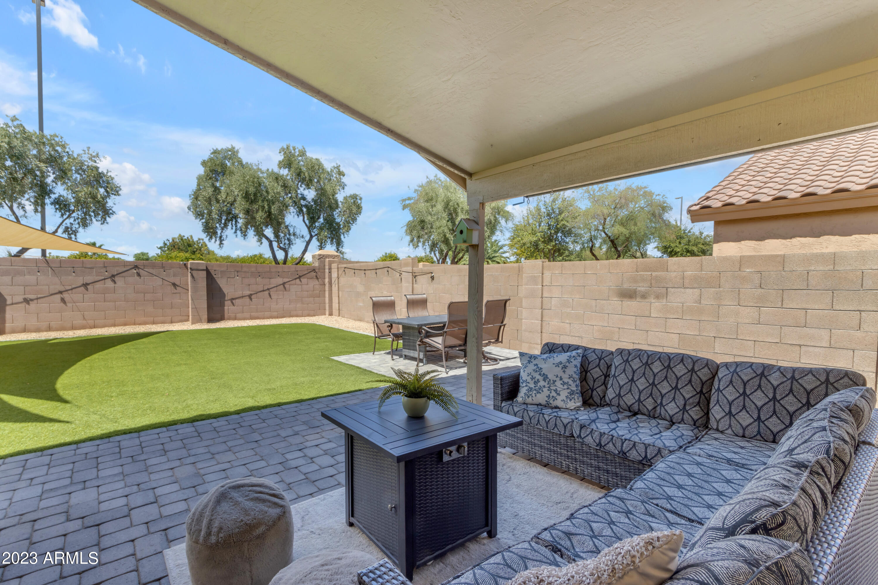 3354 E JUANITA Avenue