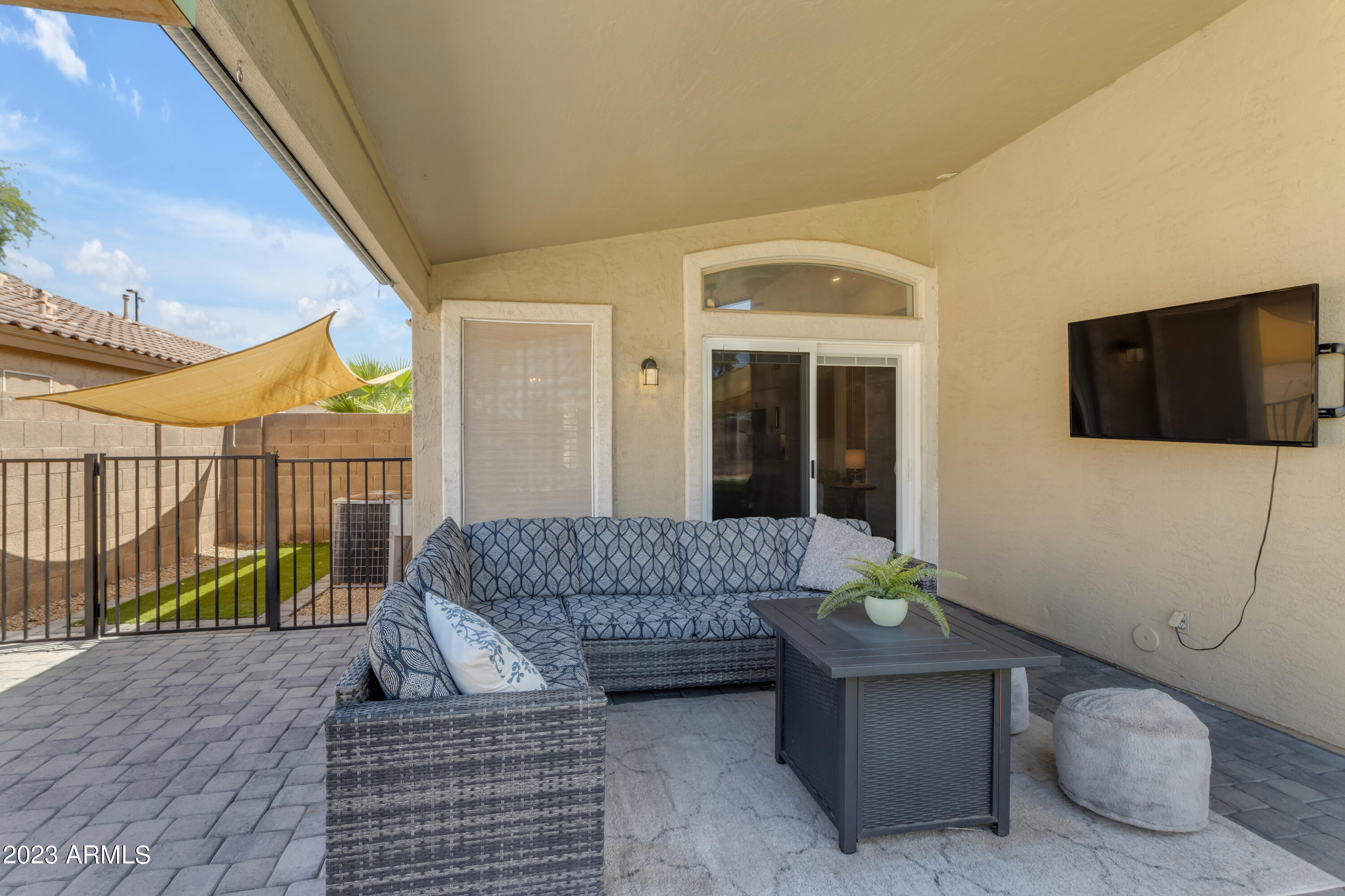 3354 E JUANITA Avenue