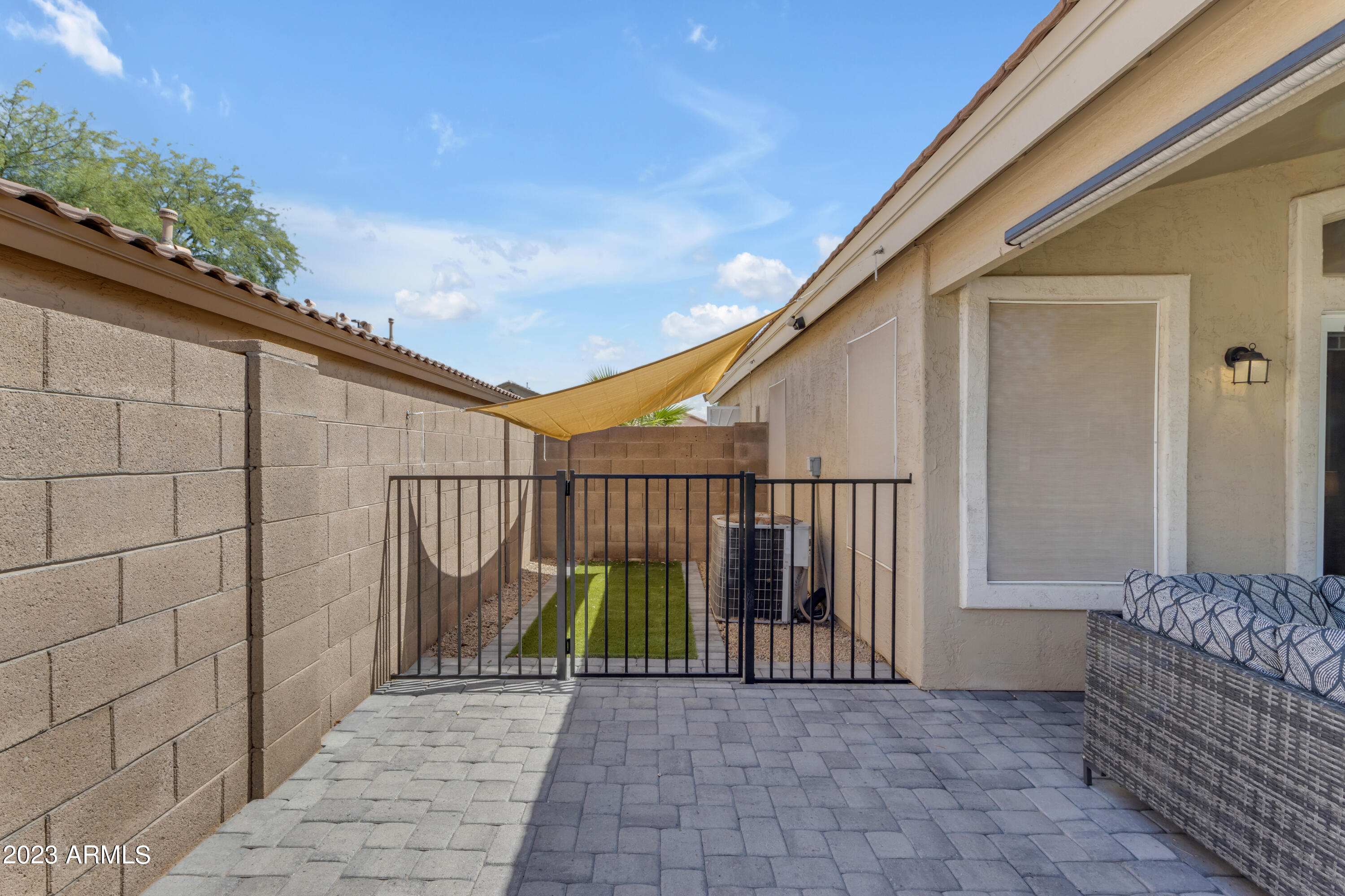 3354 E JUANITA Avenue