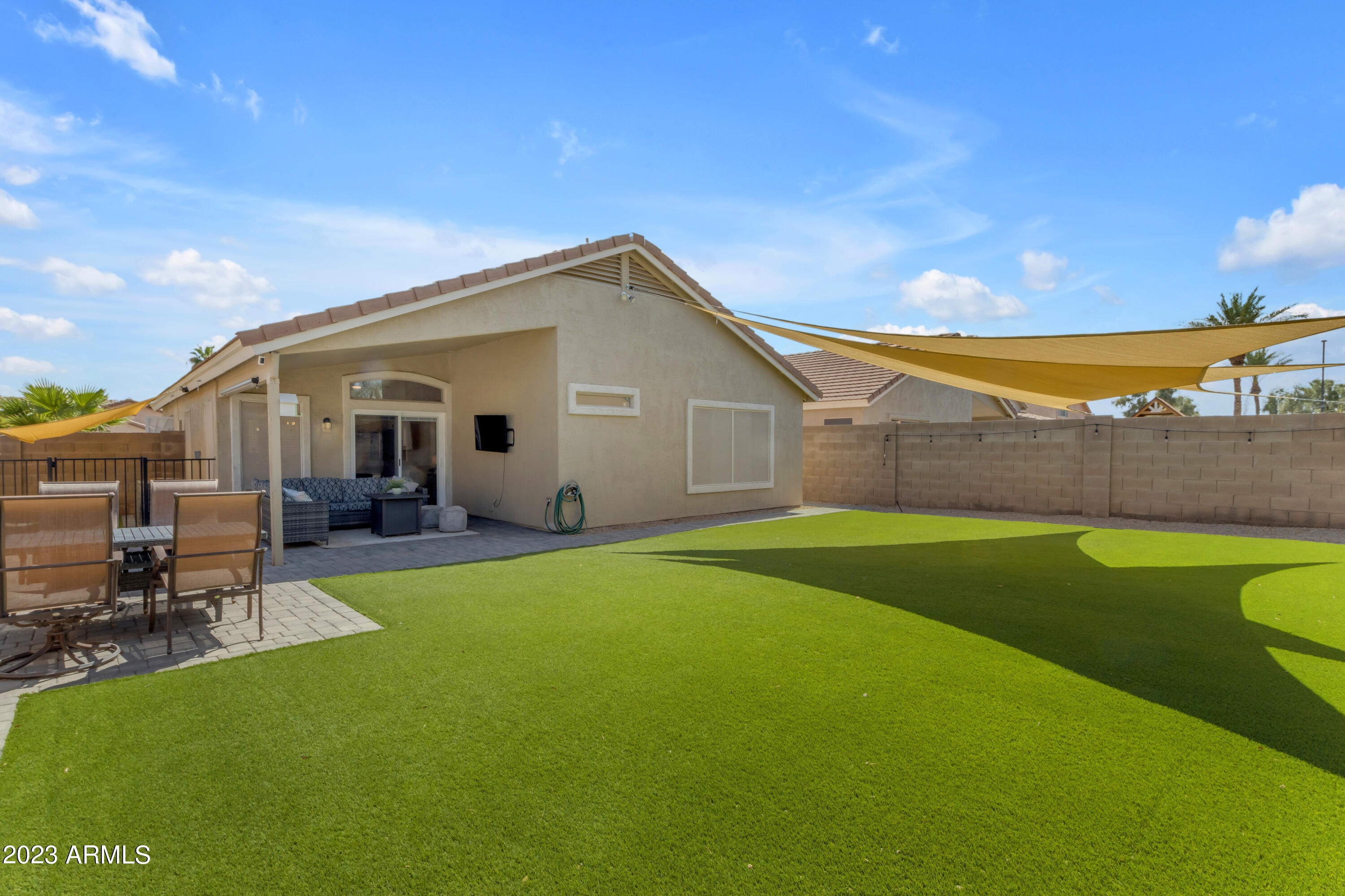 3354 E JUANITA Avenue