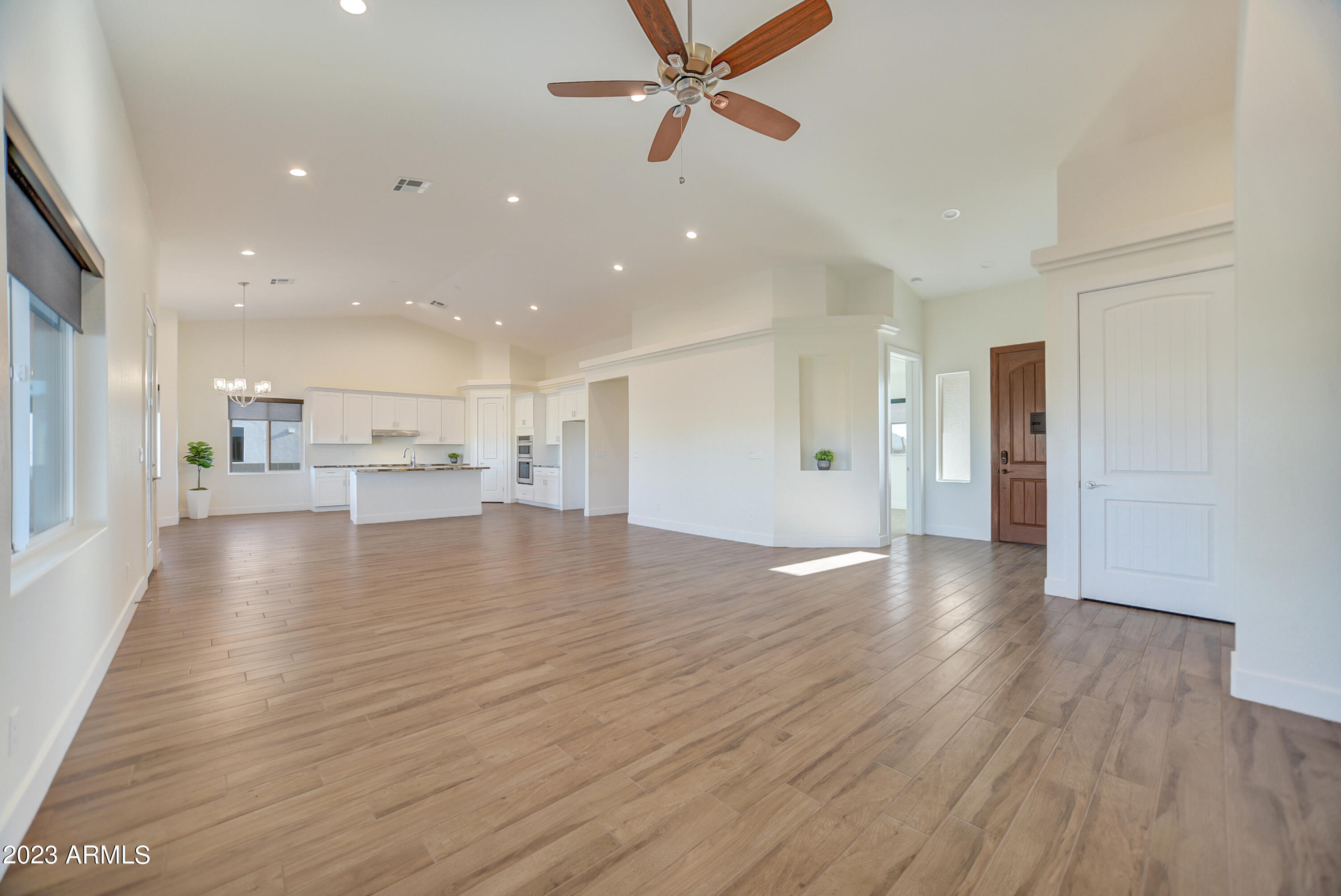 27290 N DAYBREAK Trail