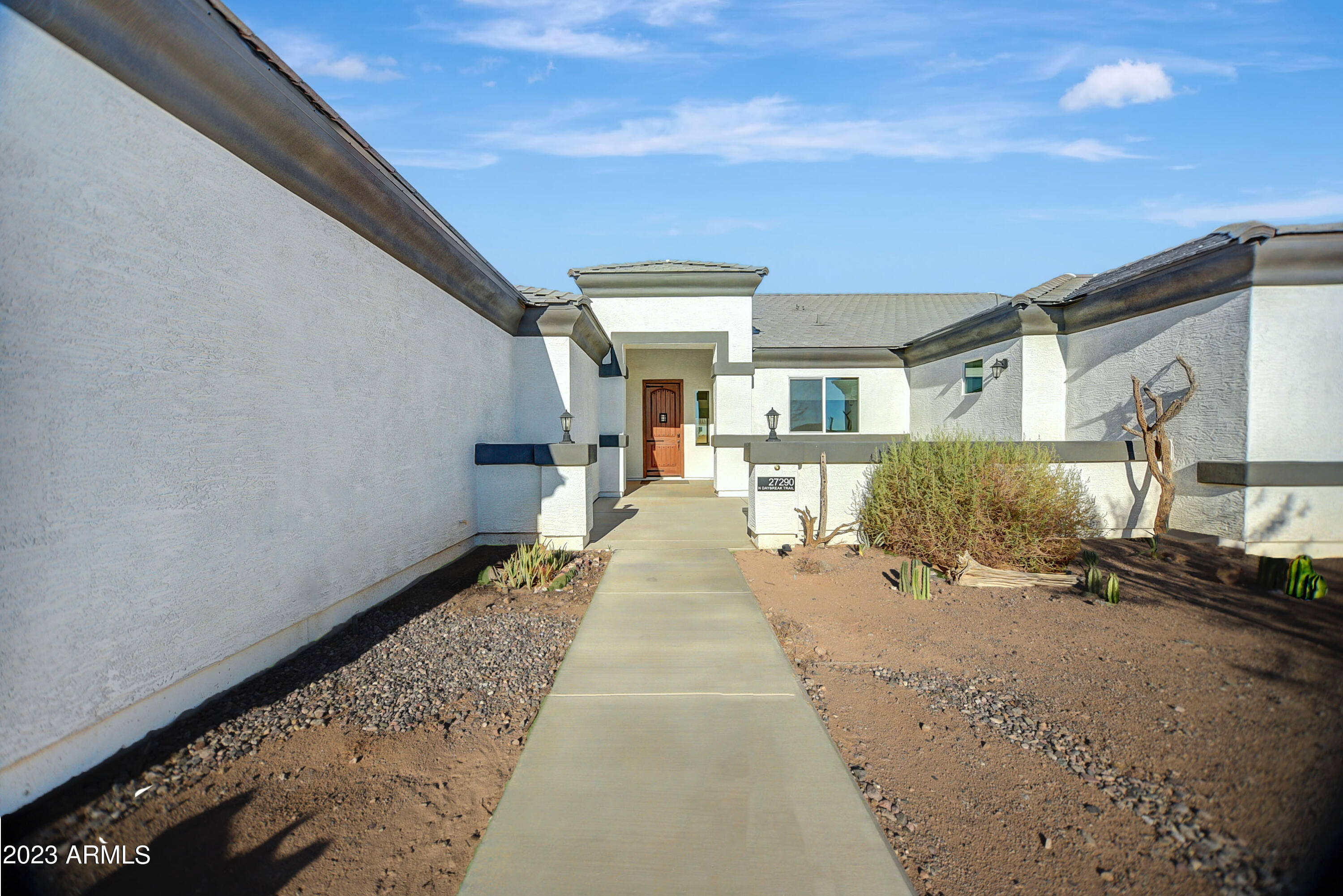 27290 N DAYBREAK Trail